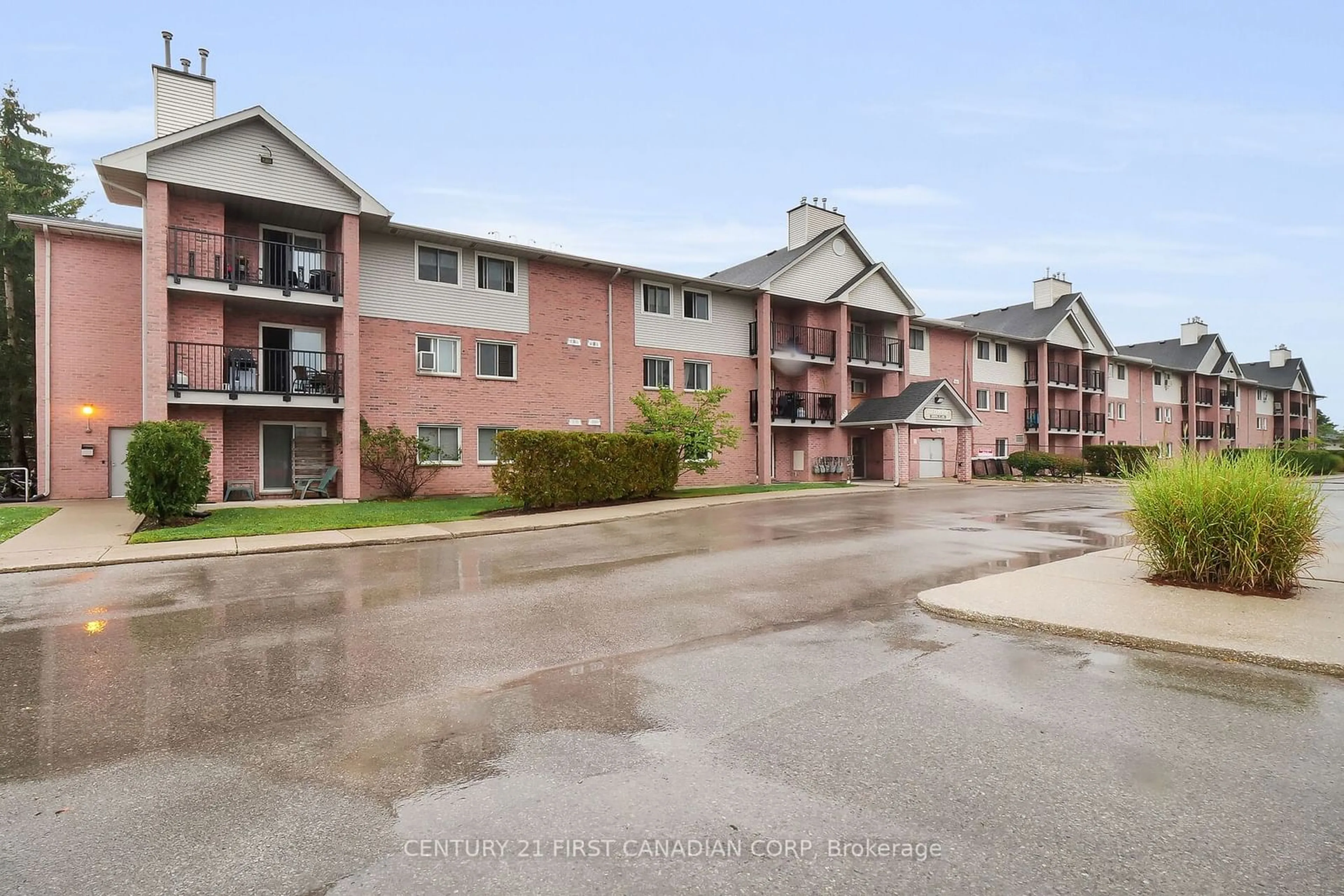 A pic from exterior of the house or condo for 140 Conway Dr #14, London Ontario N6E 3N2