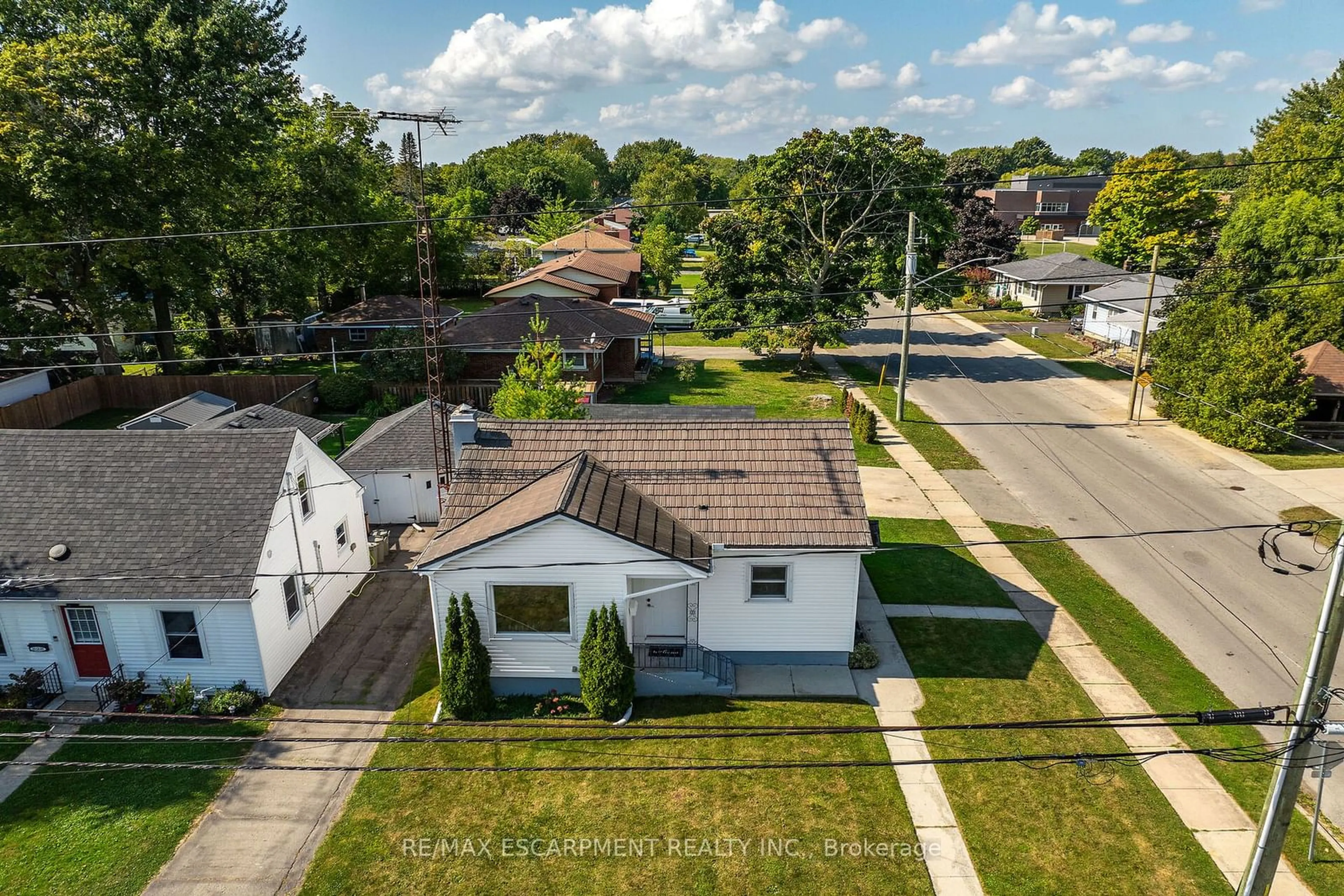 Frontside or backside of a home, the street view for 832 Pine St, Haldimand Ontario N1A 2M5