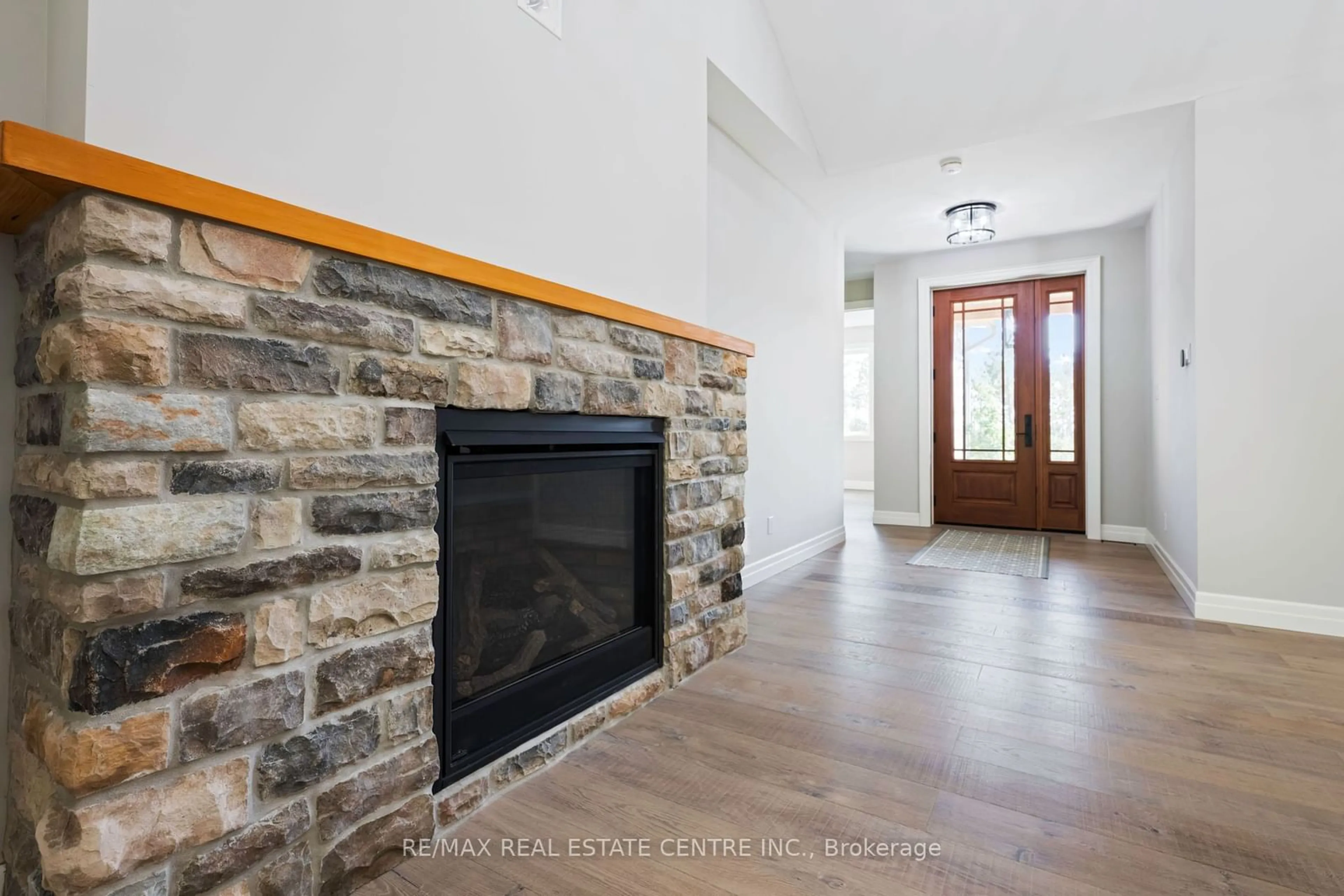 Indoor entryway, wood floors for 706329 County Road 21 Rd, Mulmur Ontario L9V 0W5