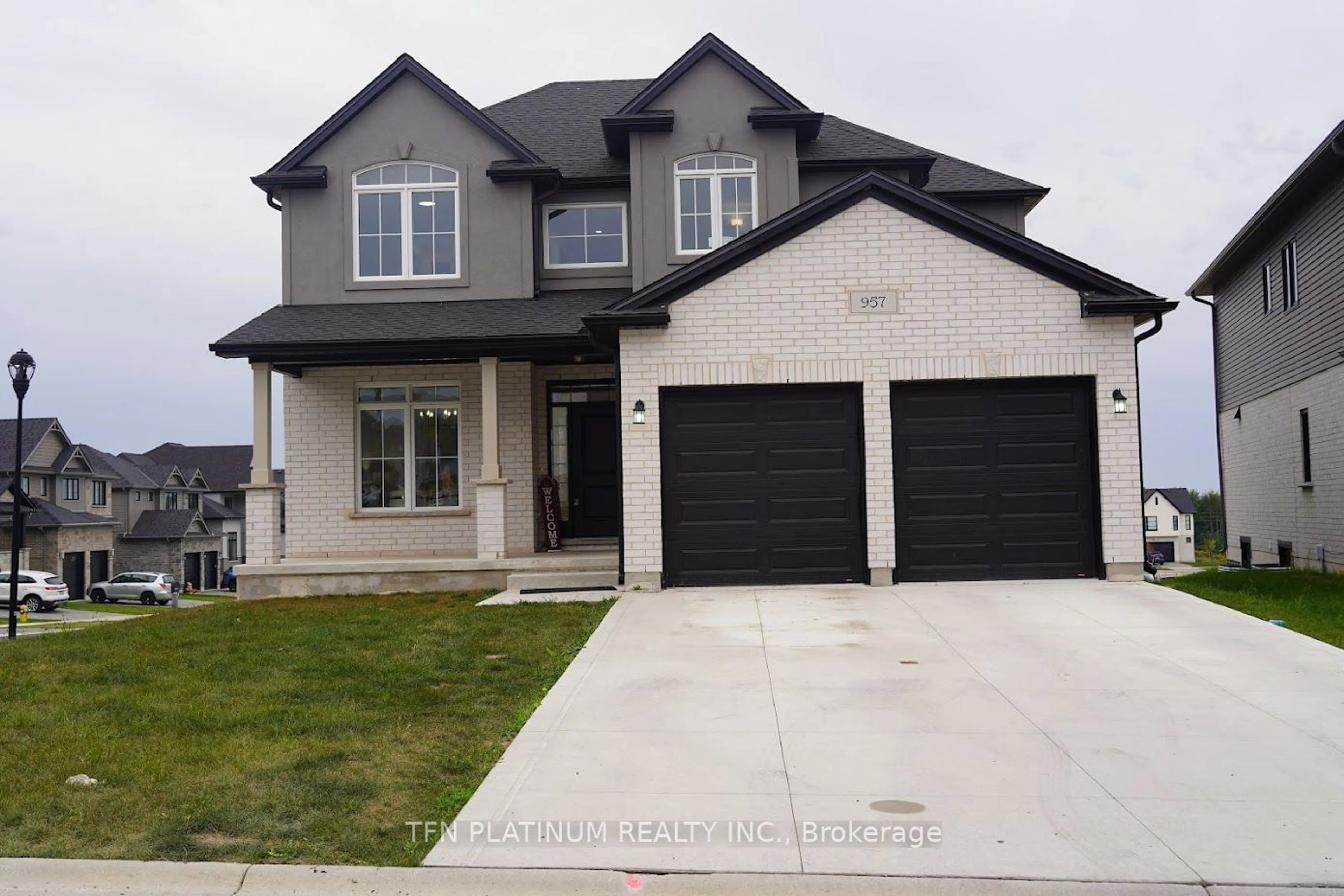 Frontside or backside of a home for 957 Riverbend Rd, London Ontario N6K 0J3