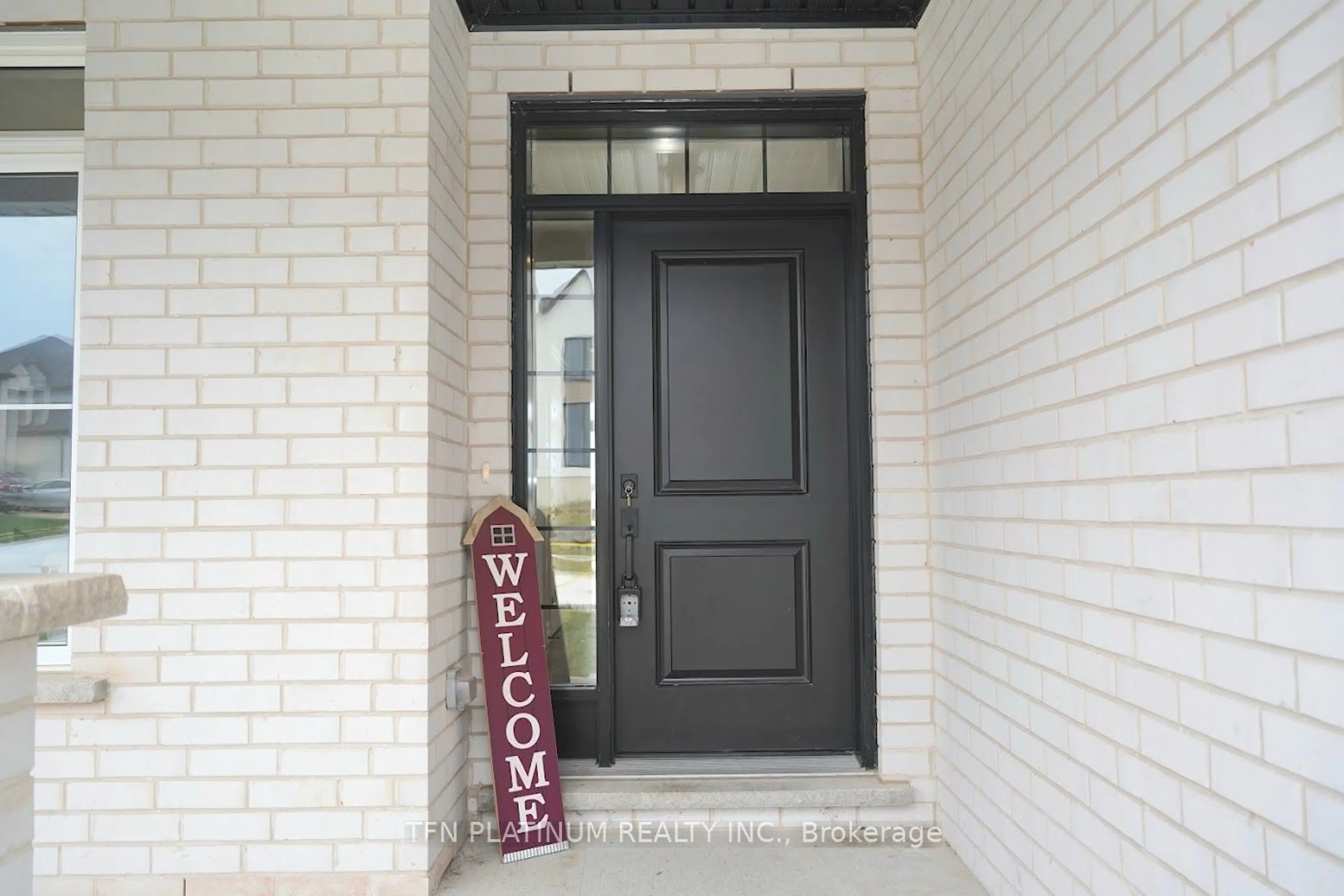 Indoor entryway, wood floors for 957 Riverbend Rd, London Ontario N6K 0J3