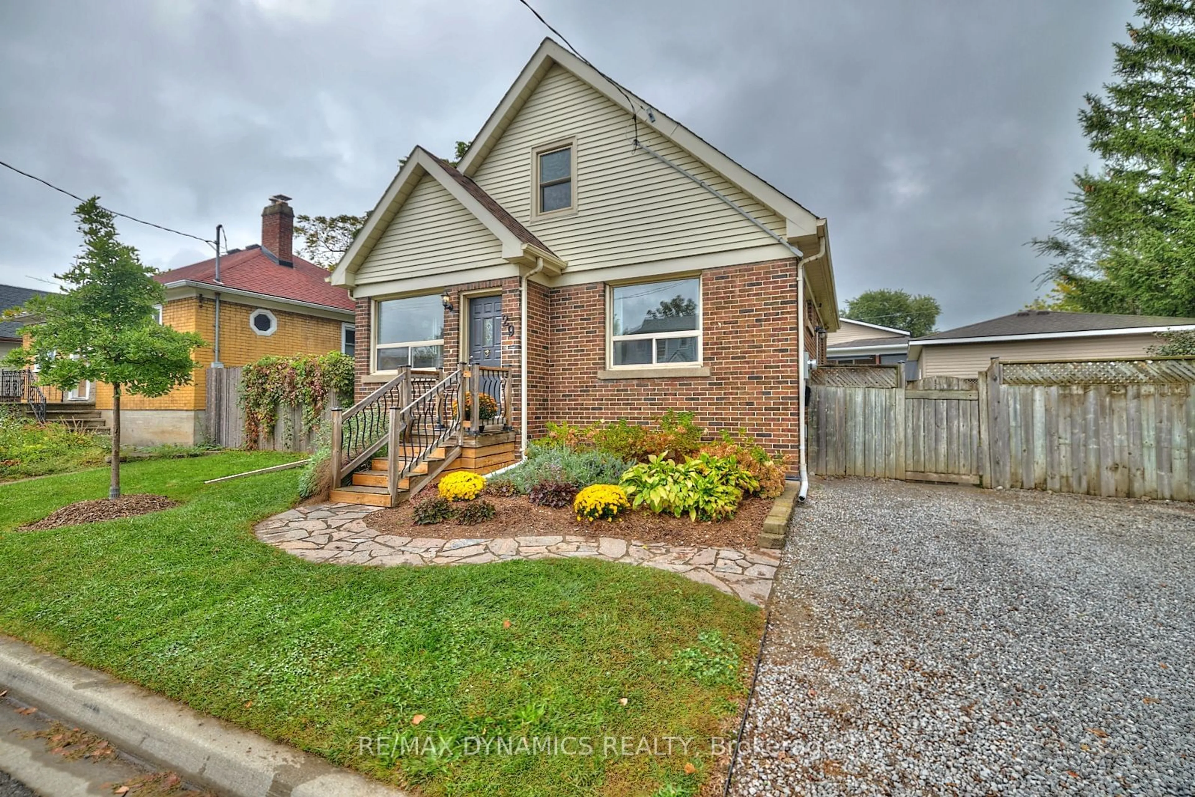 Frontside or backside of a home for 29 Blair Cres, St. Catharines Ontario L2P 3A9