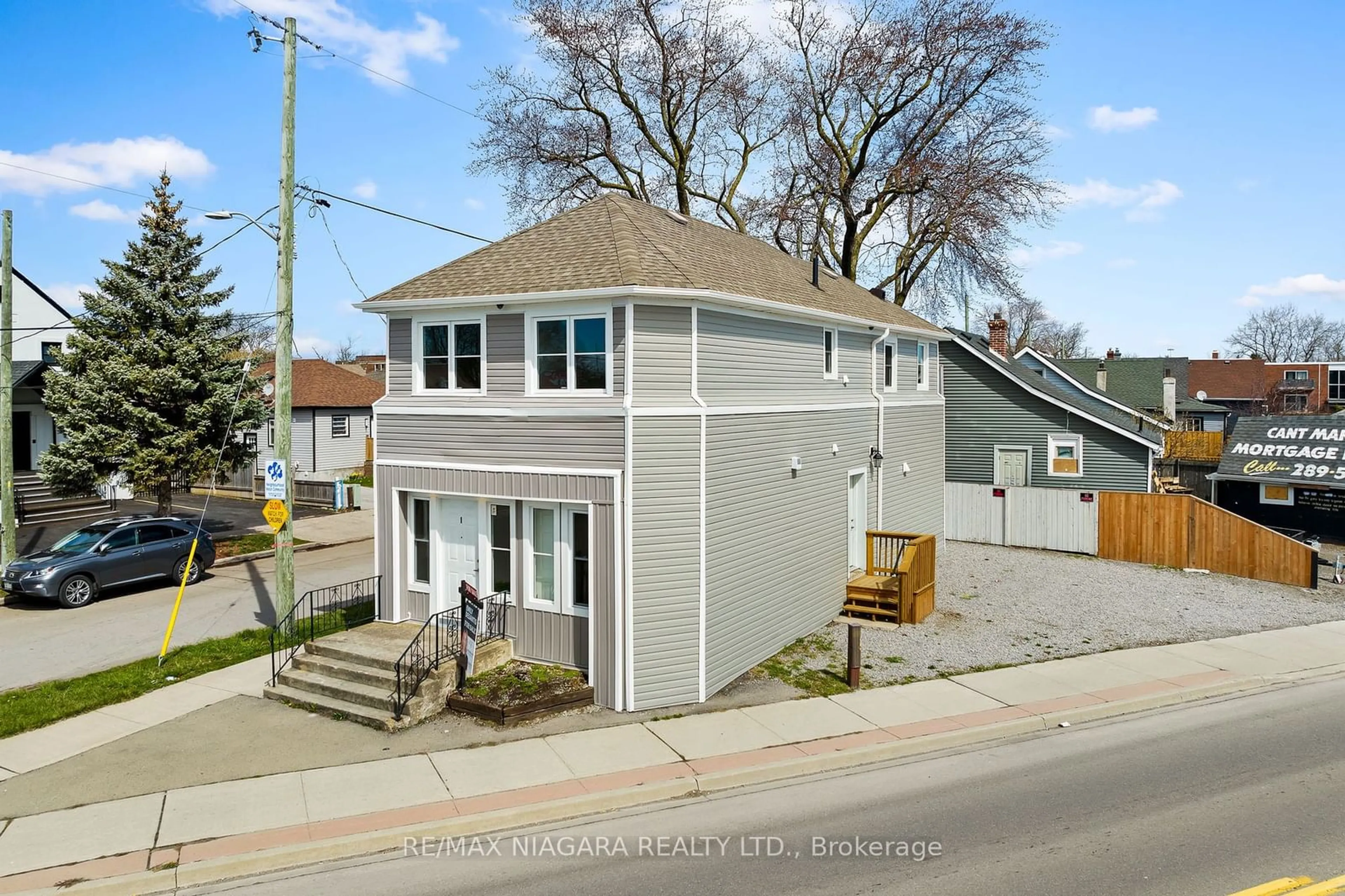 A pic from exterior of the house or condo, the street view for 80 Page St, St. Catharines Ontario L2R 4A9