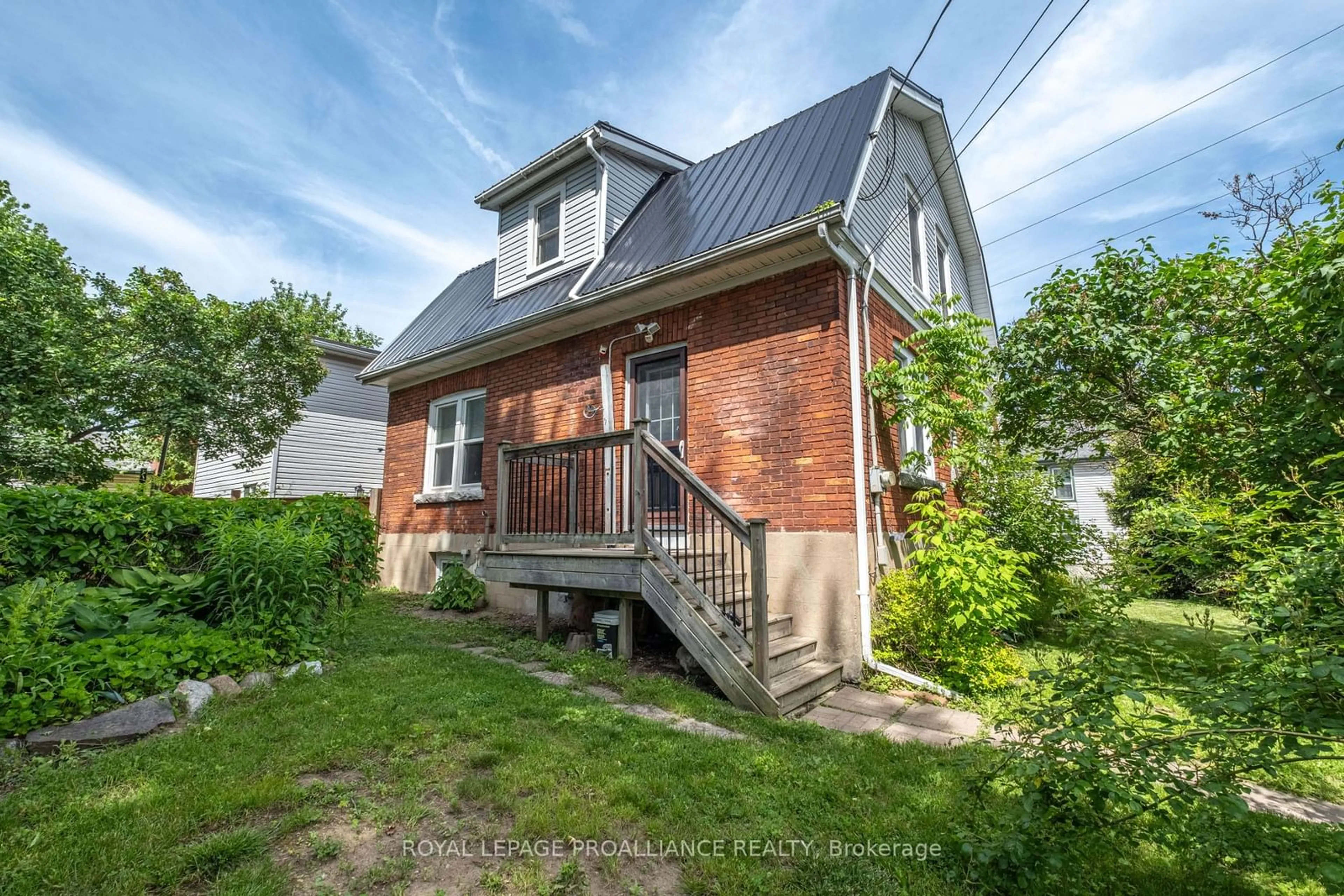 Frontside or backside of a home, cottage for 300 Division St, Kingston Ontario K7K 3Z9