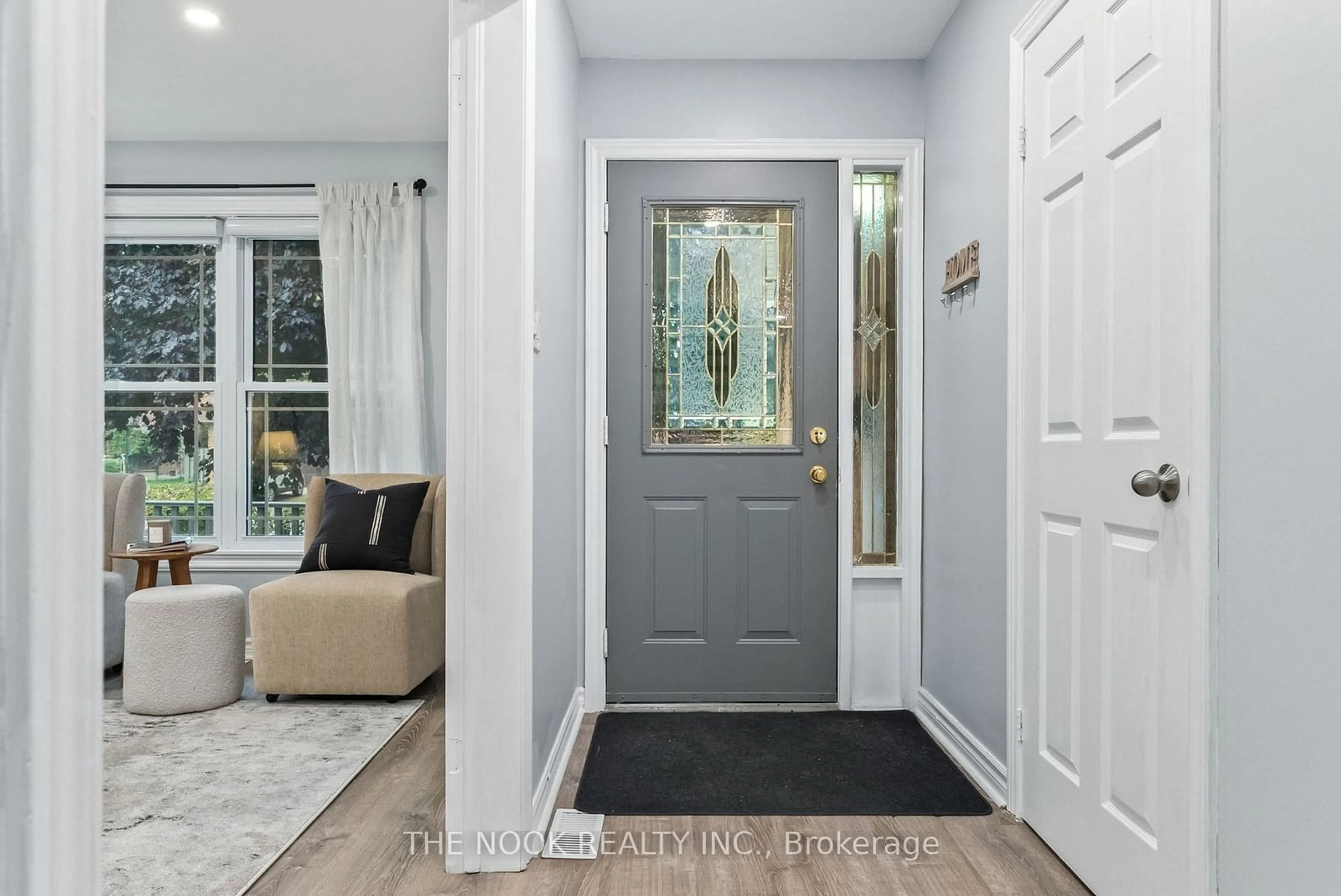 Indoor entryway, wood floors for 1066 Booth St, Cobourg Ontario K9A 5G5