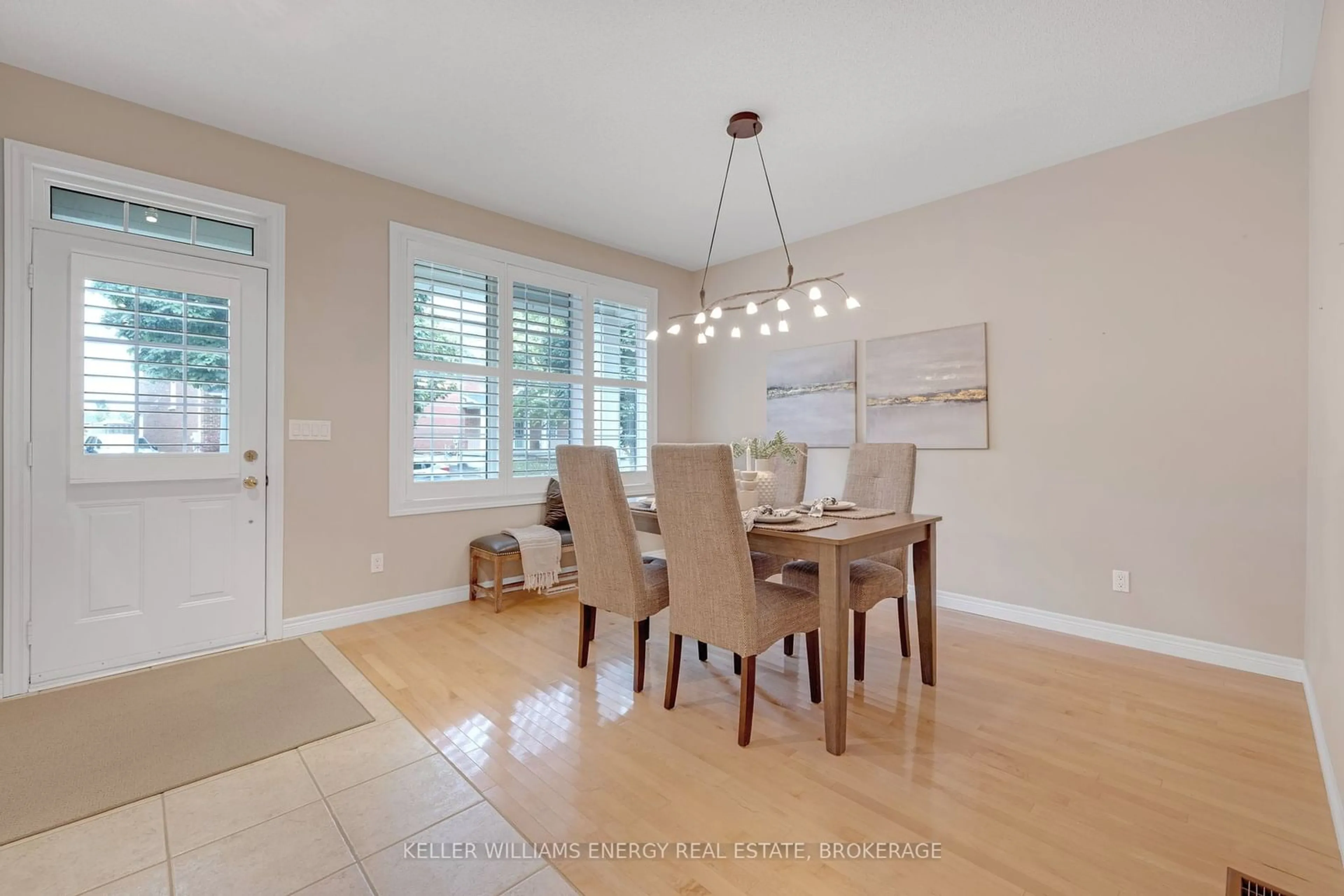 Dining room, wood floors for 773 Prince Of Wales Dr, Cobourg Ontario K9A 5X8