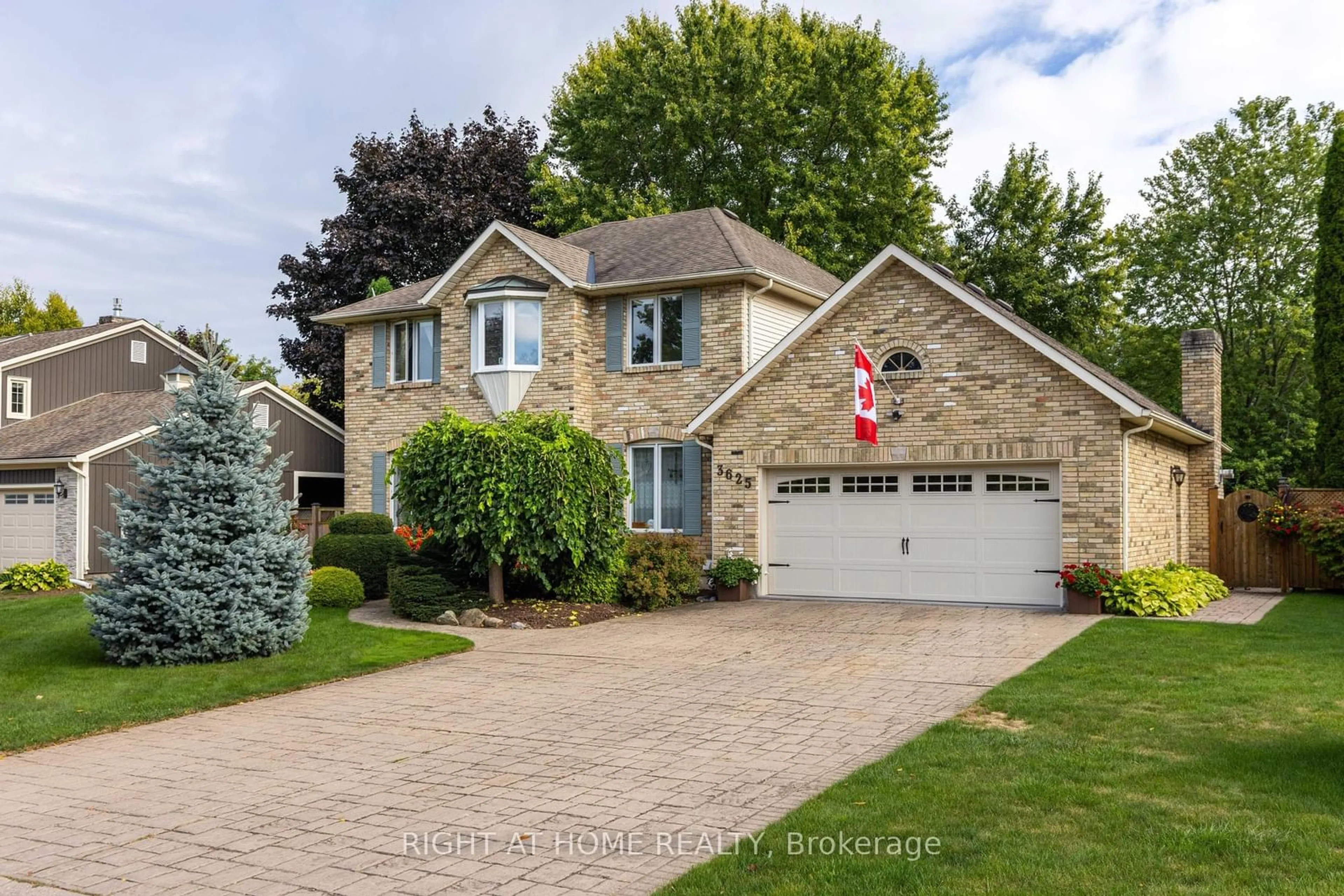 Frontside or backside of a home, the street view for 3625 Glen Elgin Dr, Lincoln Ontario L0R 1S0