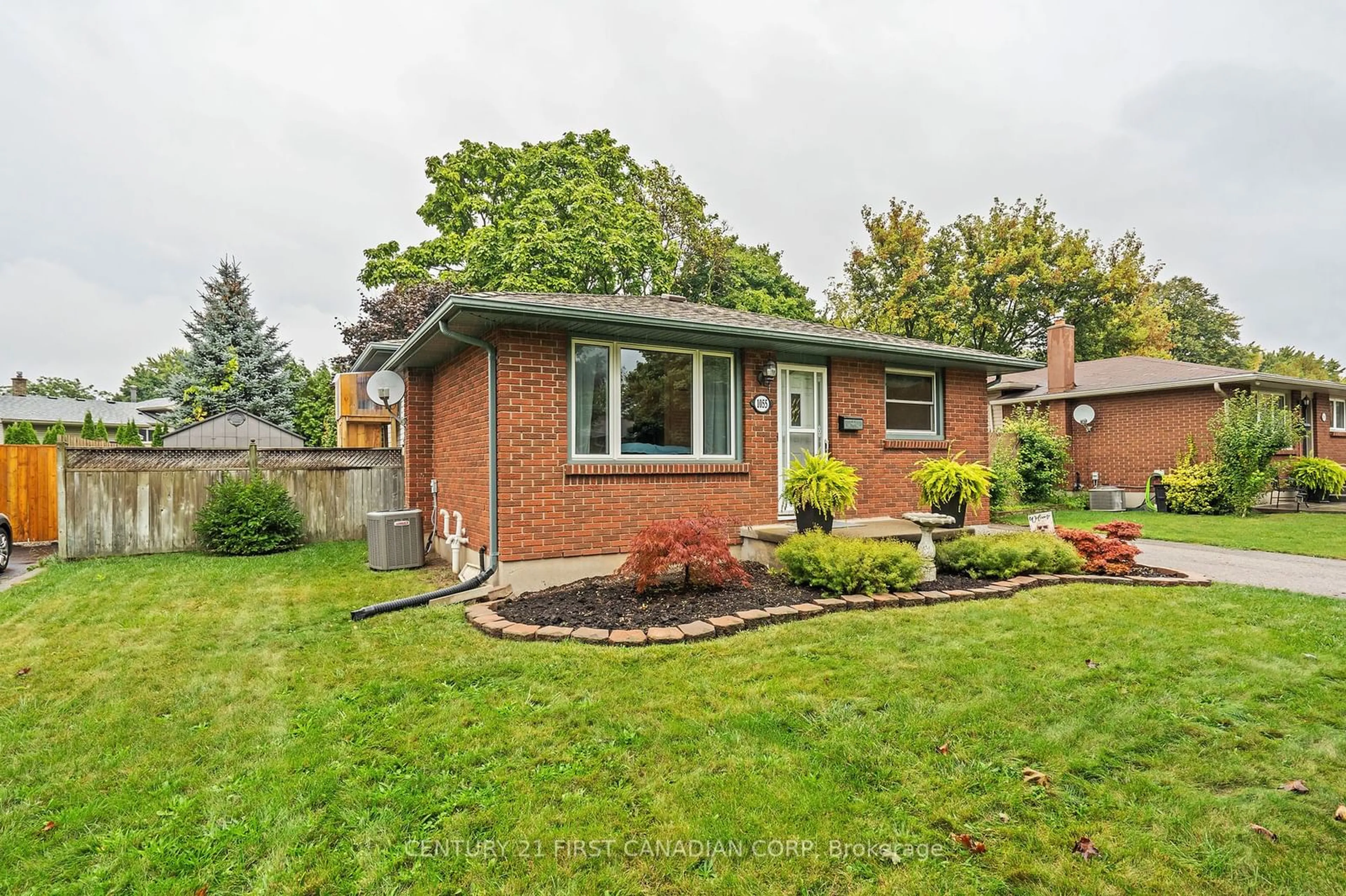 Home with brick exterior material for 1055 Osgoode Dr, London Ontario N6E 1E3