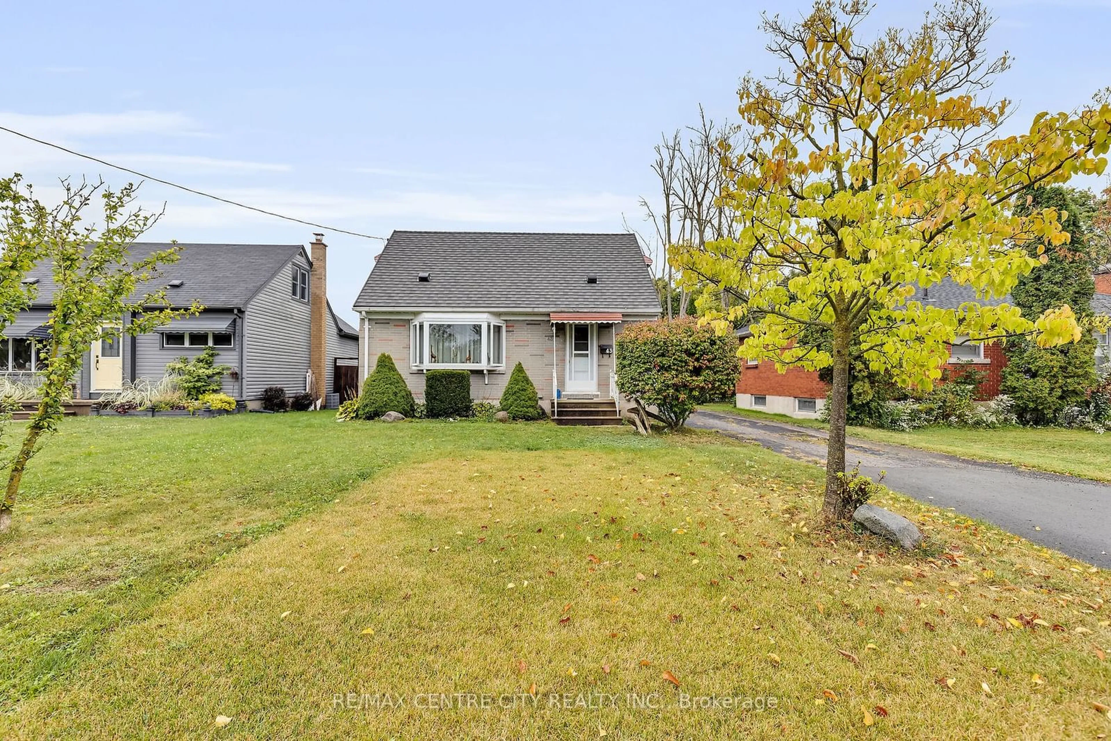 Frontside or backside of a home, the street view for 43 Coyne St, St. Thomas Ontario N5R 4K7