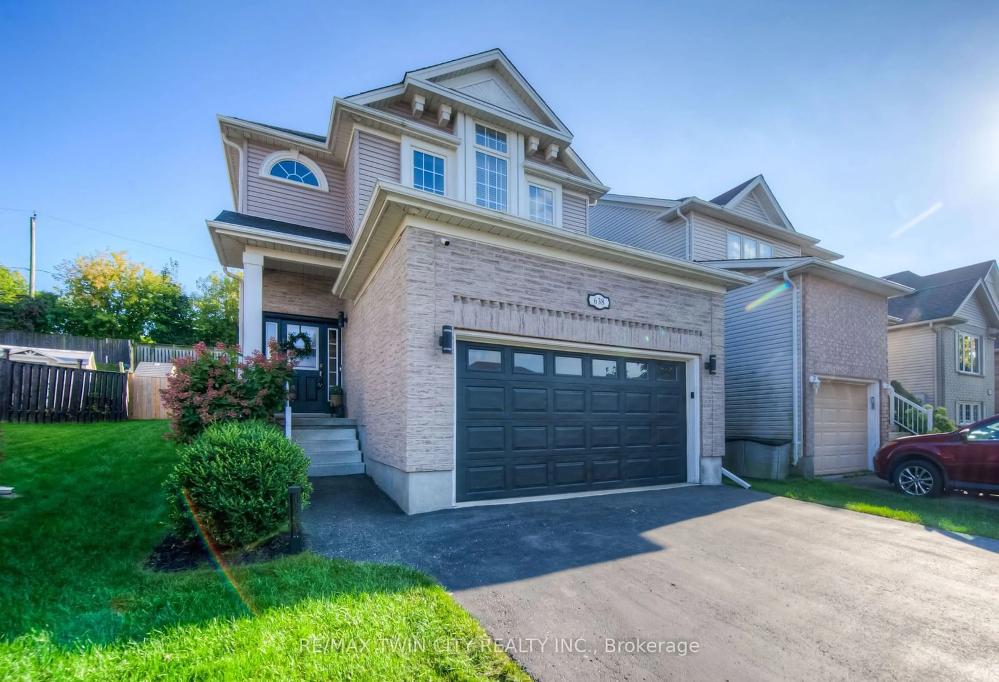 Frontside or backside of a home for 638 MORTIMER Dr, Cambridge Ontario N3H 5R7