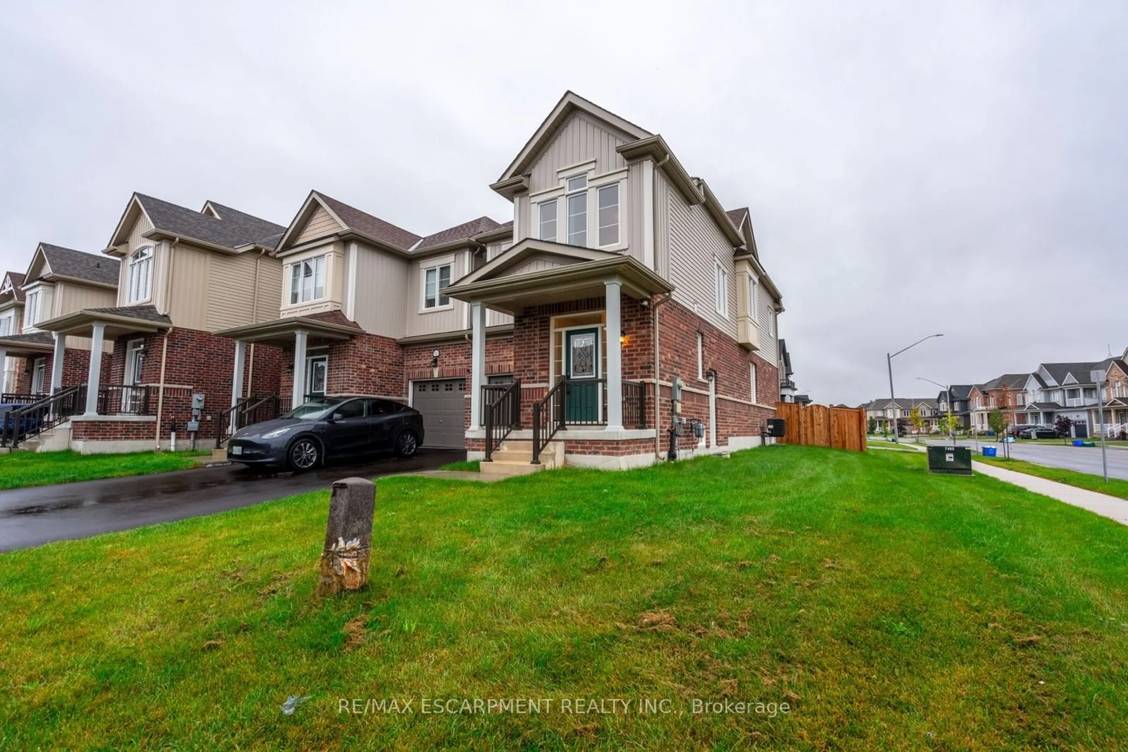 A pic from exterior of the house or condo for 9201 Griffon St, Niagara Falls Ontario L2G 3R6