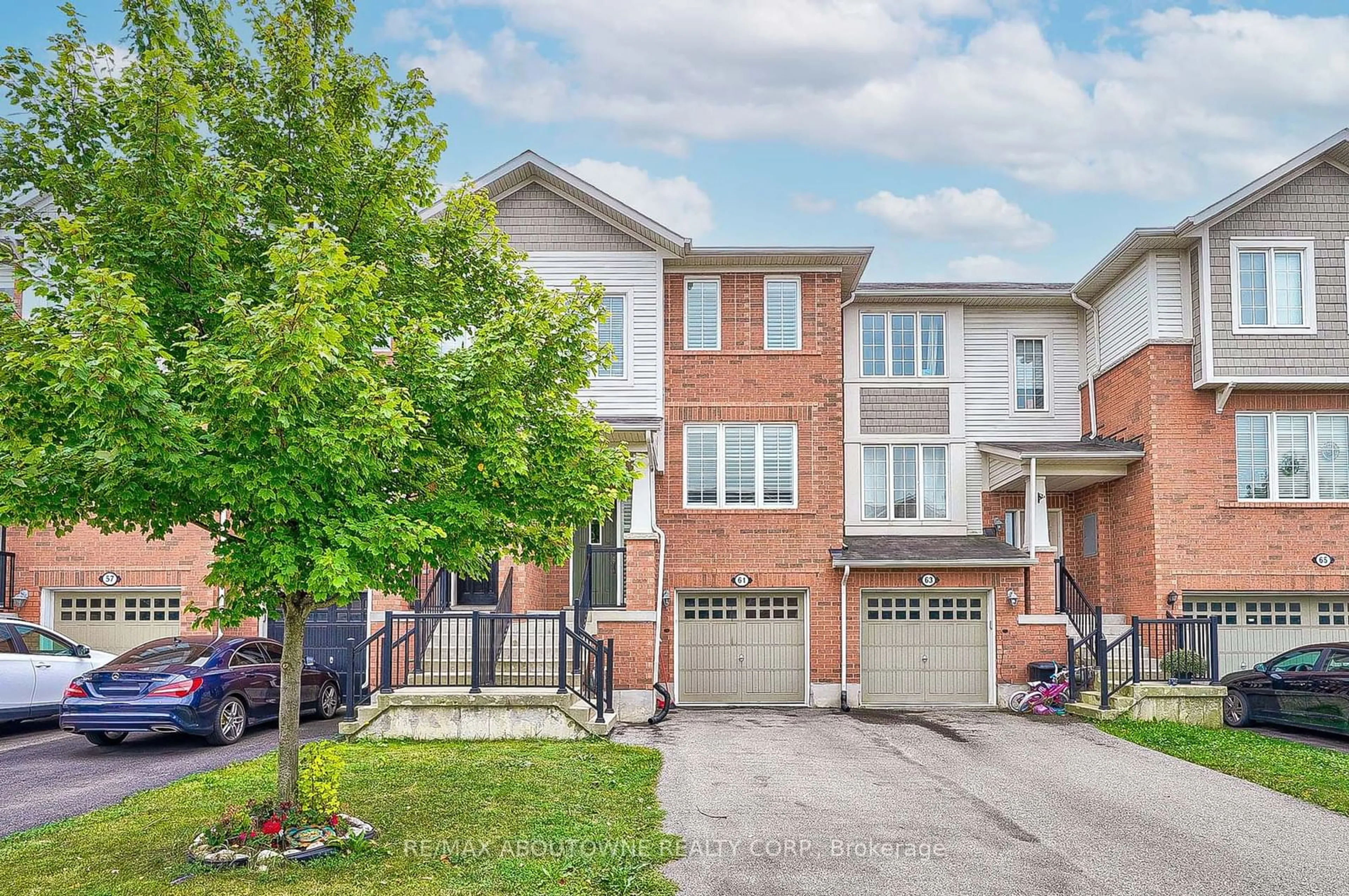 A pic from exterior of the house or condo, the street view for 61 Ohara Lane, Hamilton Ontario L9K 0C6