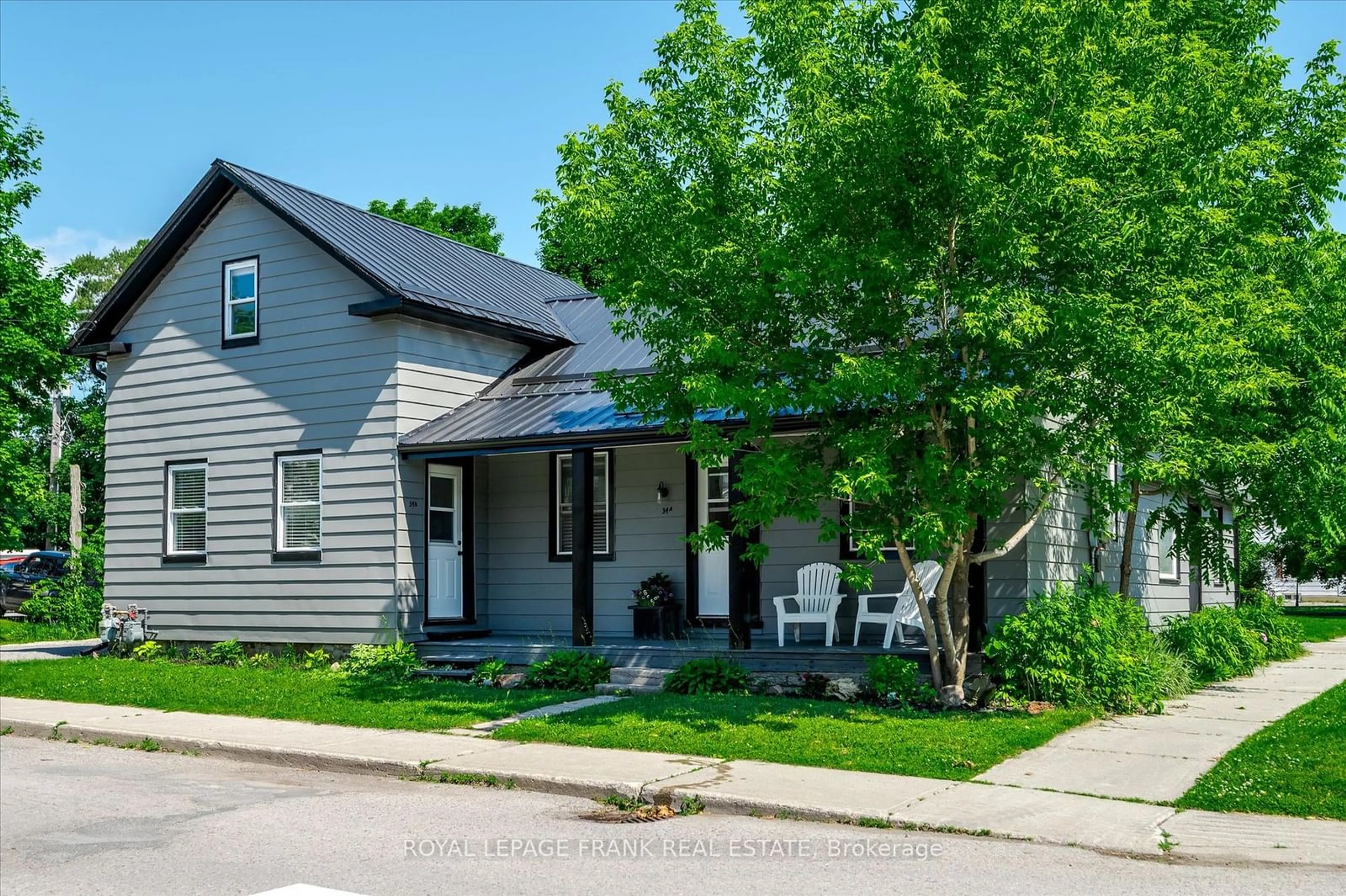 Frontside or backside of a home, cottage for 34 Reid St, Smith-Ennismore-Lakefield Ontario K0L 2H0