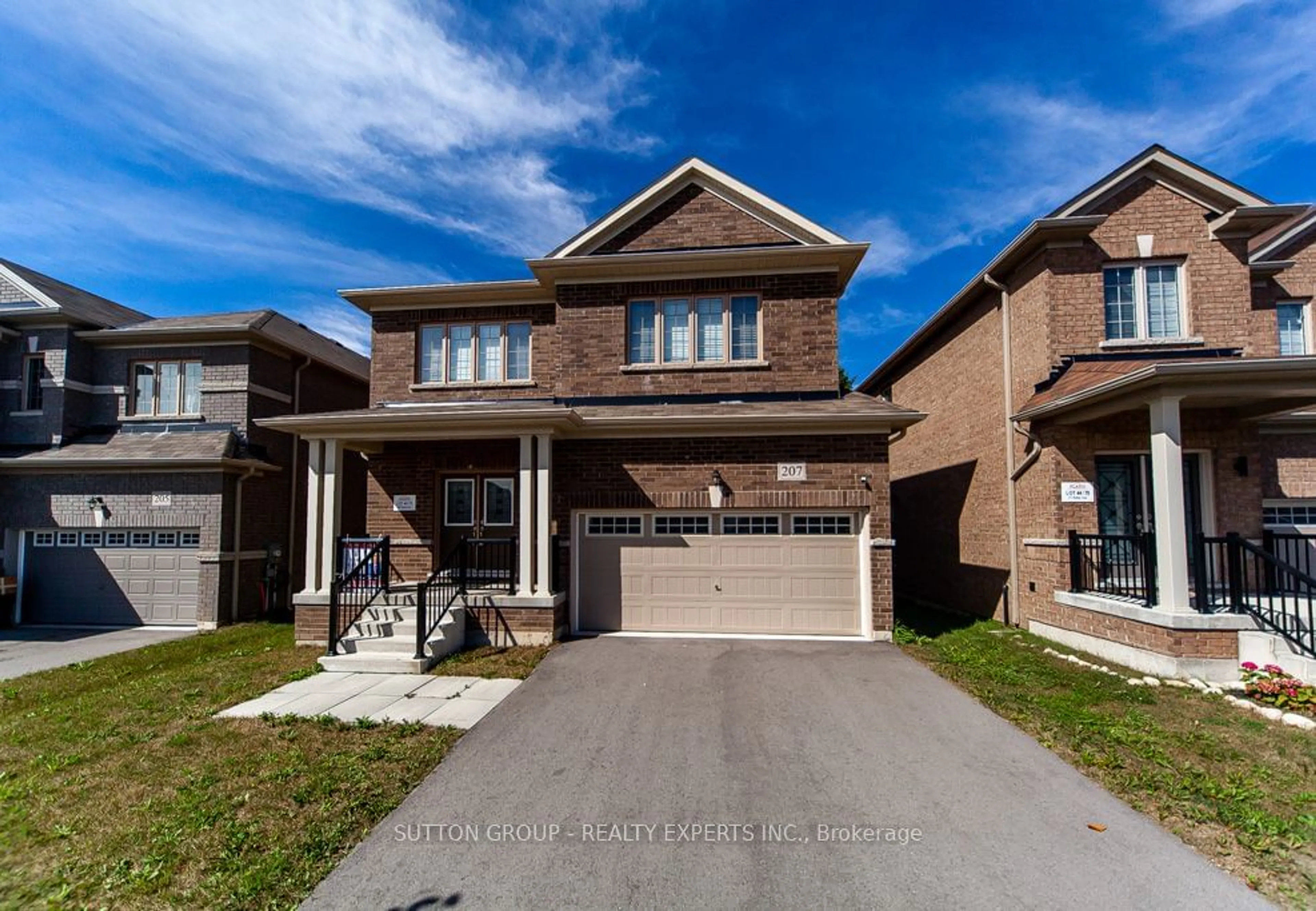 Frontside or backside of a home, the street view for 207 Ridley Cres, Southgate Ontario N0C 1B0