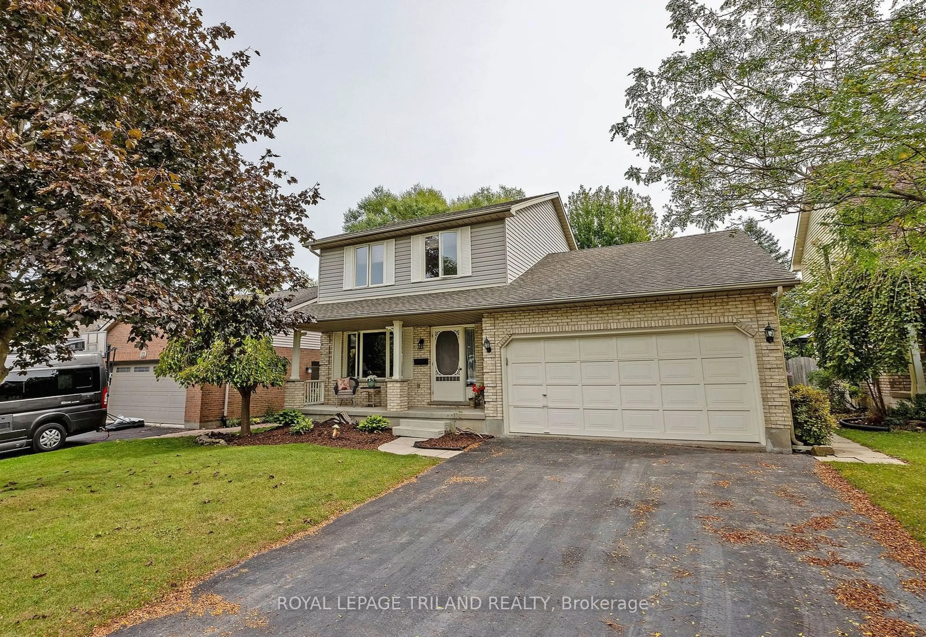 Frontside or backside of a home, the street view for 10 Timberlane Cres, St. Thomas Ontario N5P 4G9