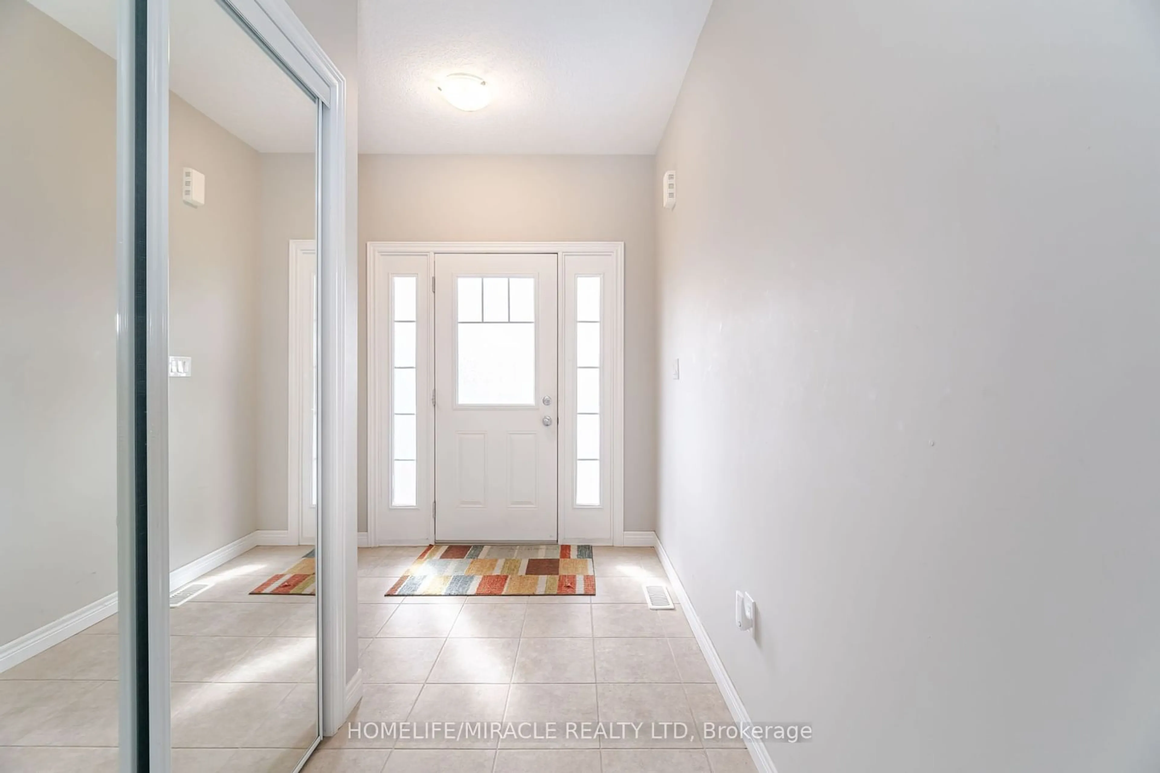 Indoor entryway, wood floors for 504 Florencedale Cres, Kitchener Ontario N2R 0N3