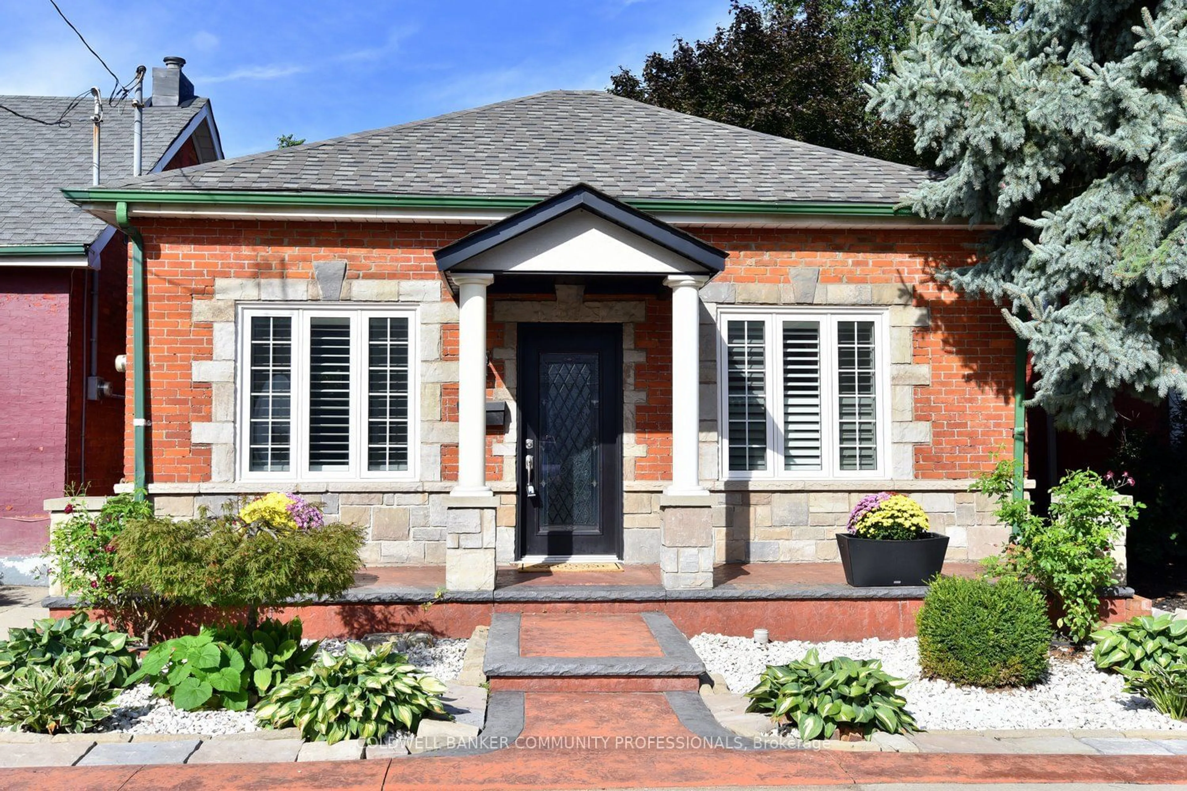 Home with brick exterior material for 189 East Ave, Hamilton Ontario L8L 5J1