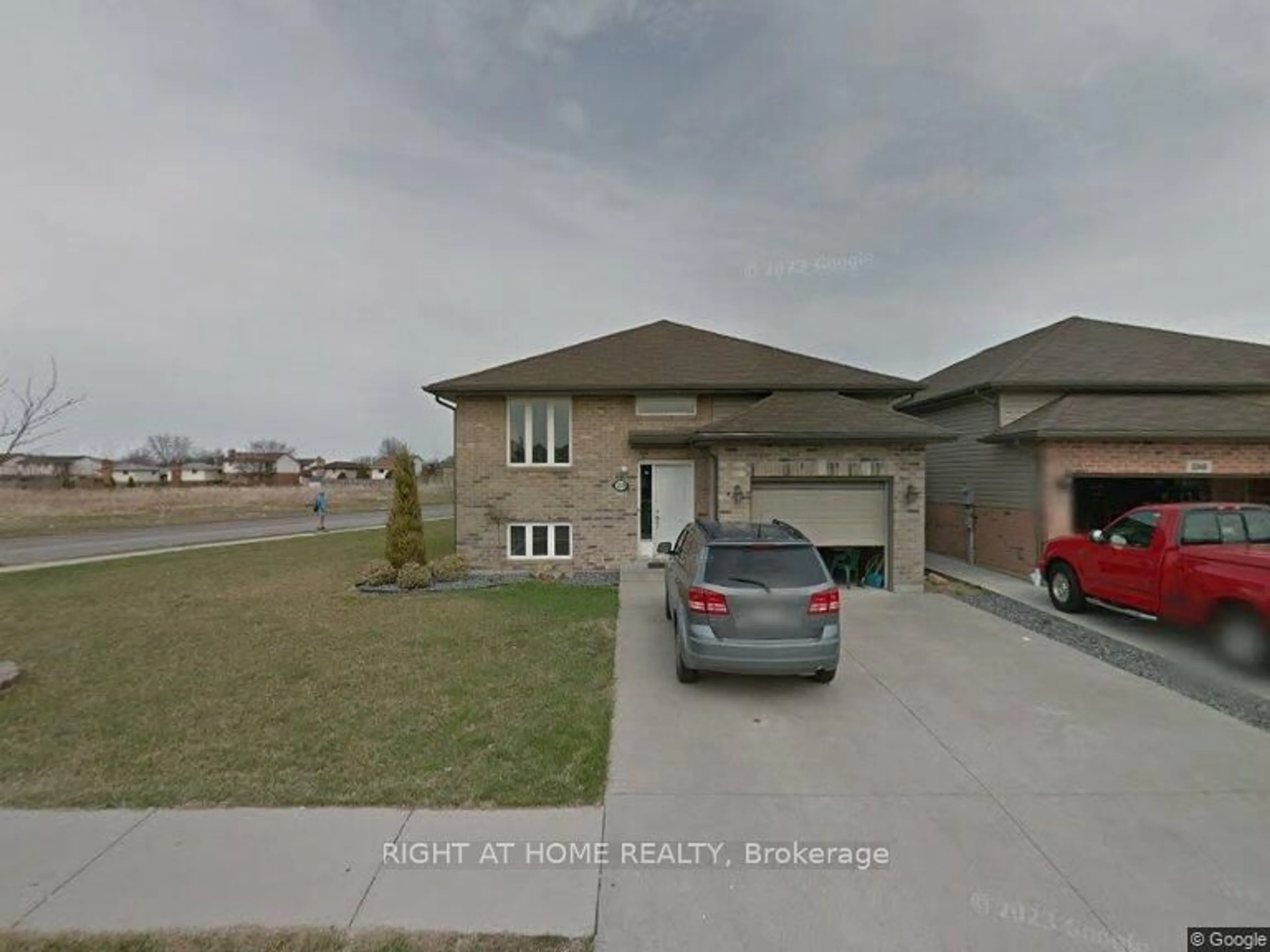 Frontside or backside of a home, the street view for 2320 Gatwick Ave, Windsor Ontario N8P 1Y7