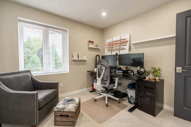 Additional property image - 16 Noble Kirk Dr