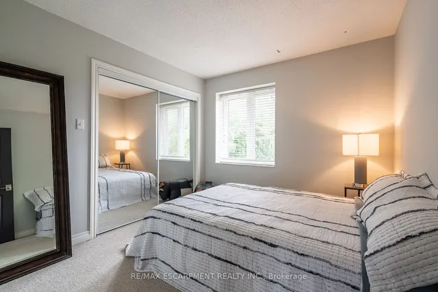Additional property image - 16 Noble Kirk Dr