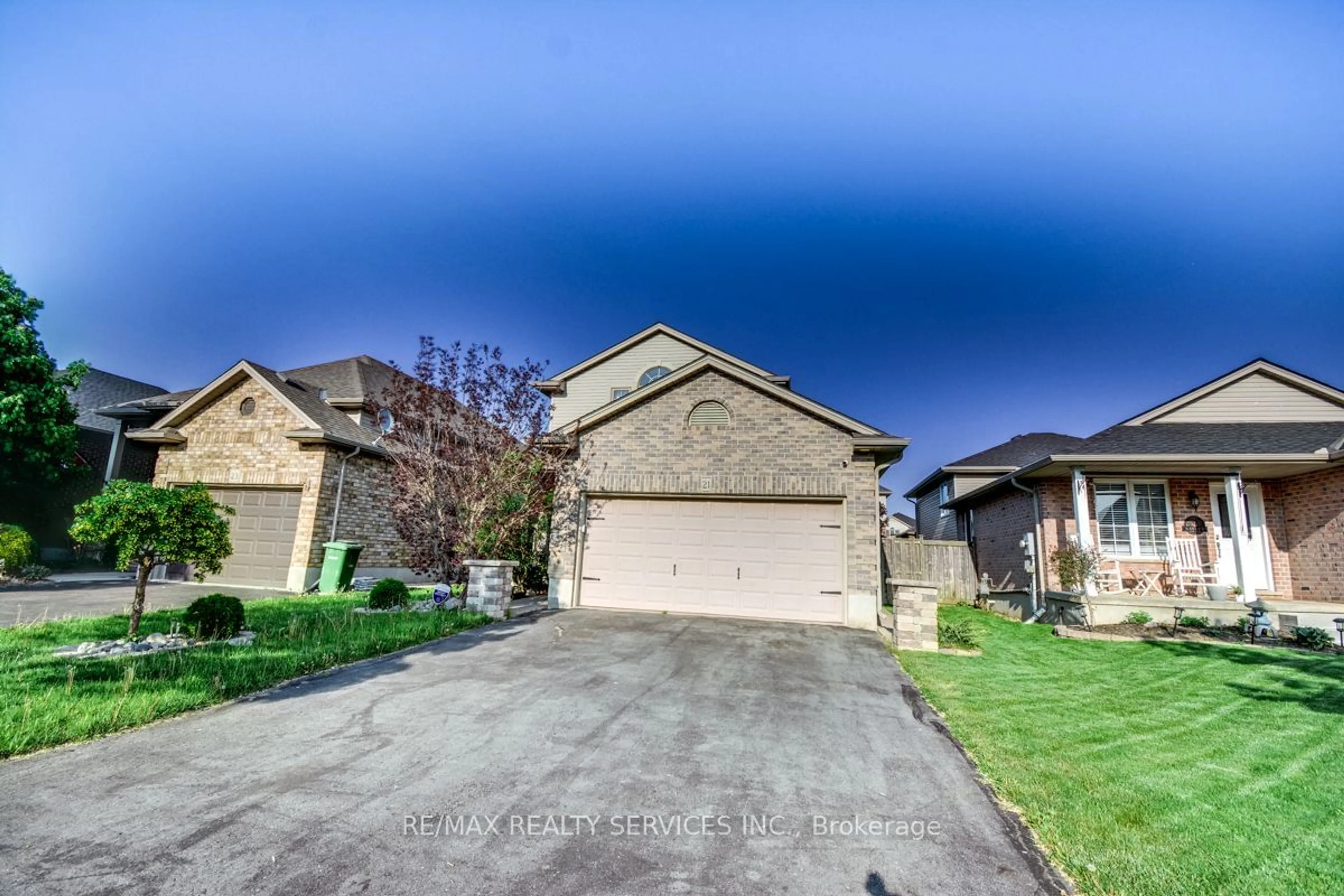 Frontside or backside of a home, the street view for 21 Faith Blvd, St. Thomas Ontario N5R 6L3