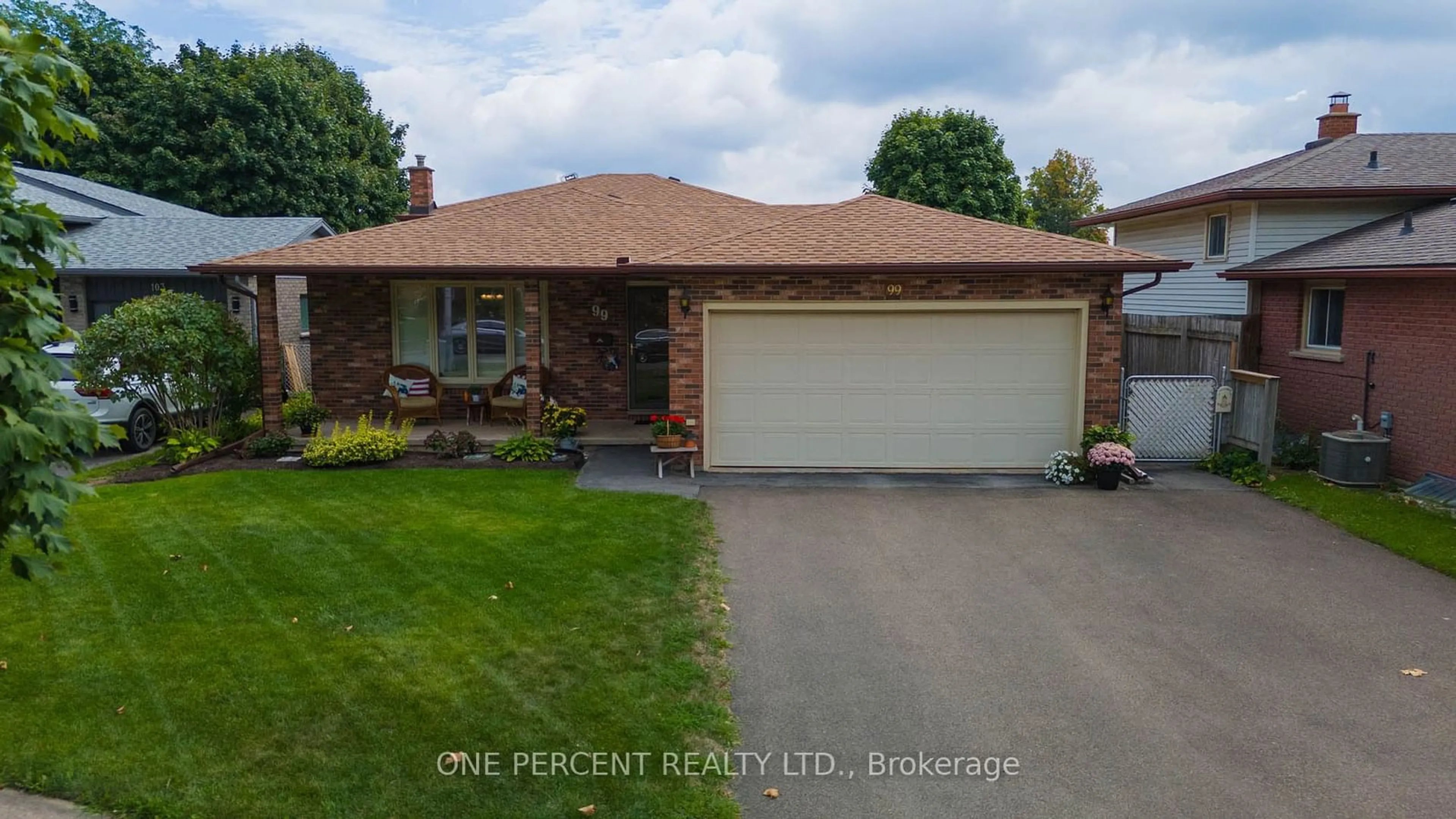 Frontside or backside of a home for 99 Page Dr, Welland Ontario L3C 6L8