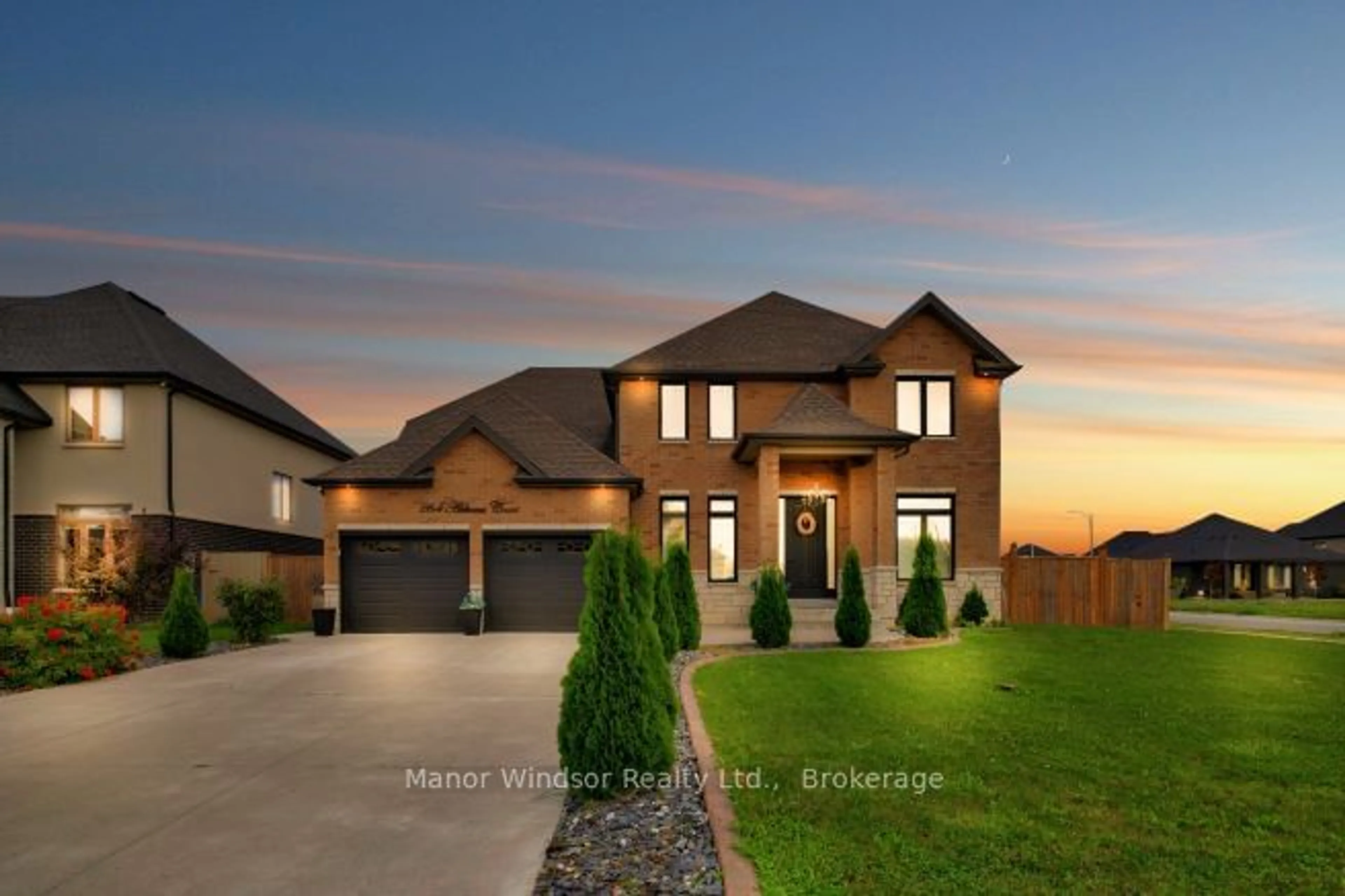 Frontside or backside of a home, the street view for 264 Arkona Crt, Lakeshore Ontario N8L 0S6