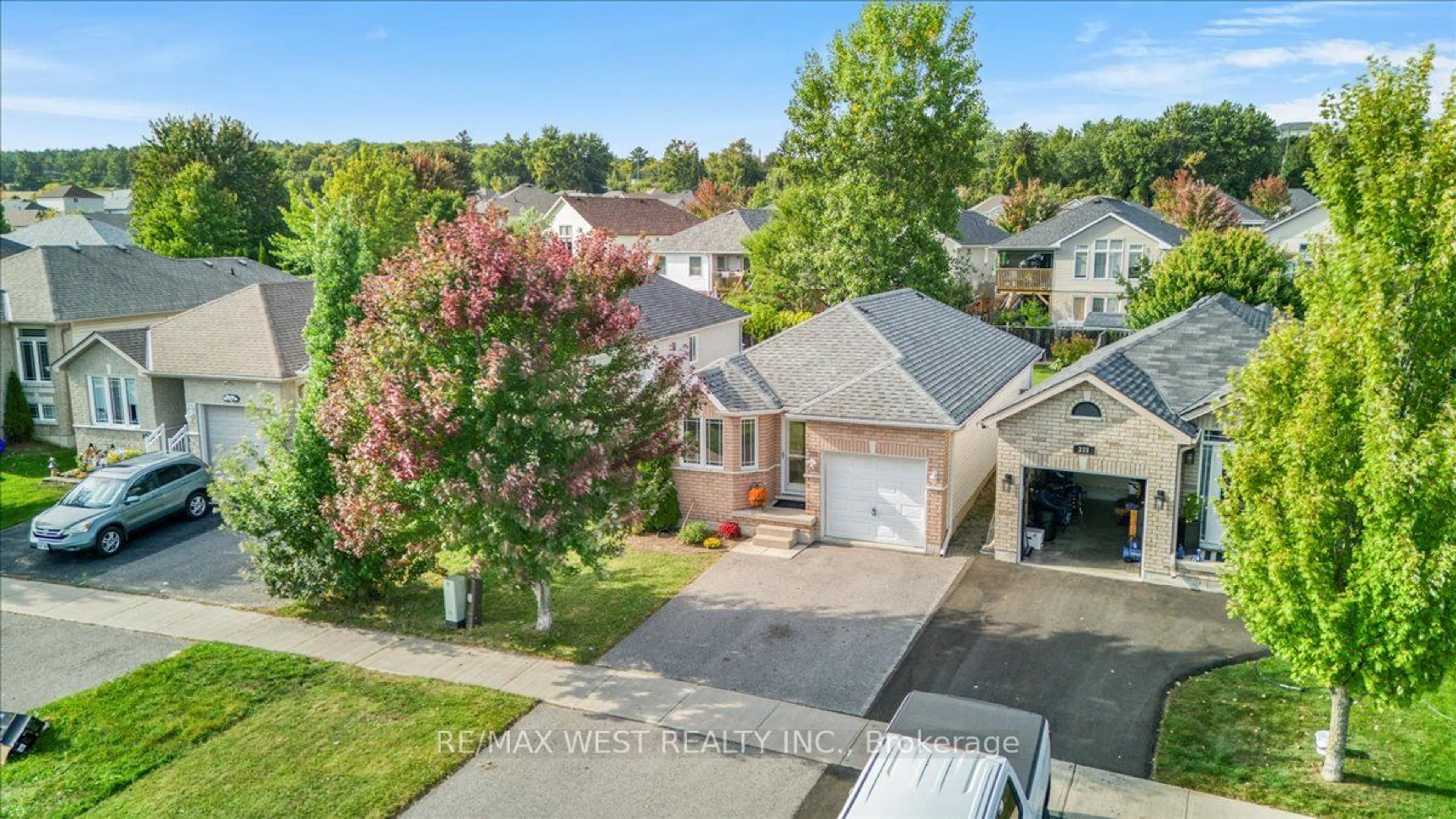 Frontside or backside of a home, the street view for 333 Spillsbury Dr, Peterborough Ontario K9K 2N6