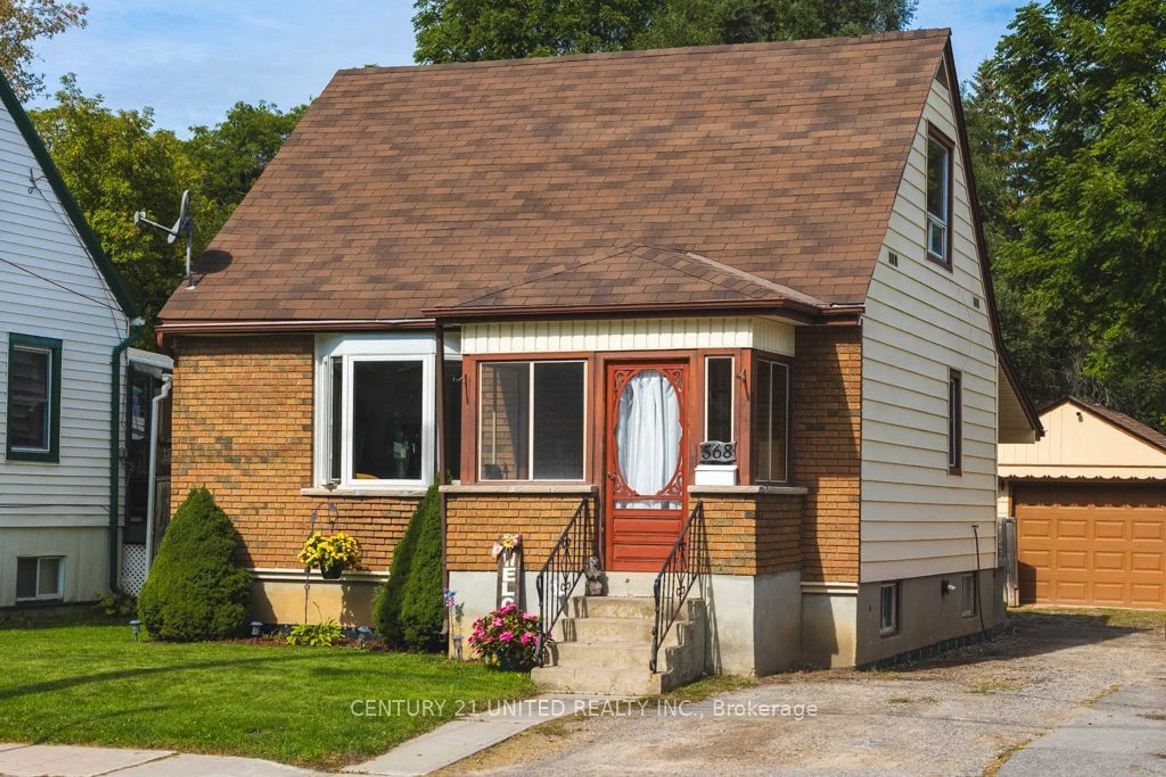 Frontside or backside of a home, cottage for 568 Paterson St, Peterborough Ontario K9J 4R2