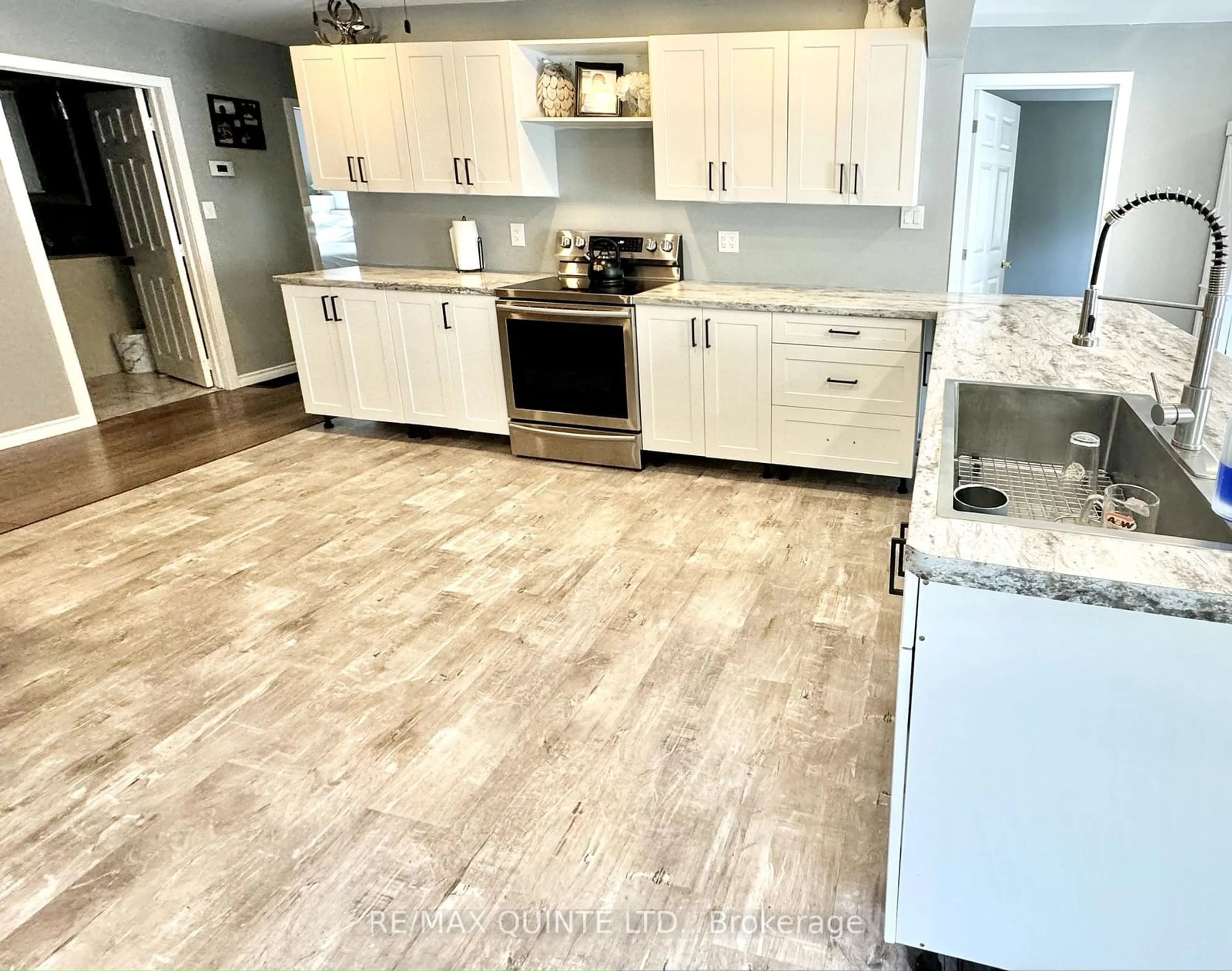 Open concept kitchen for 109006 Hwy 7, Tweed Ontario K0K 3J0