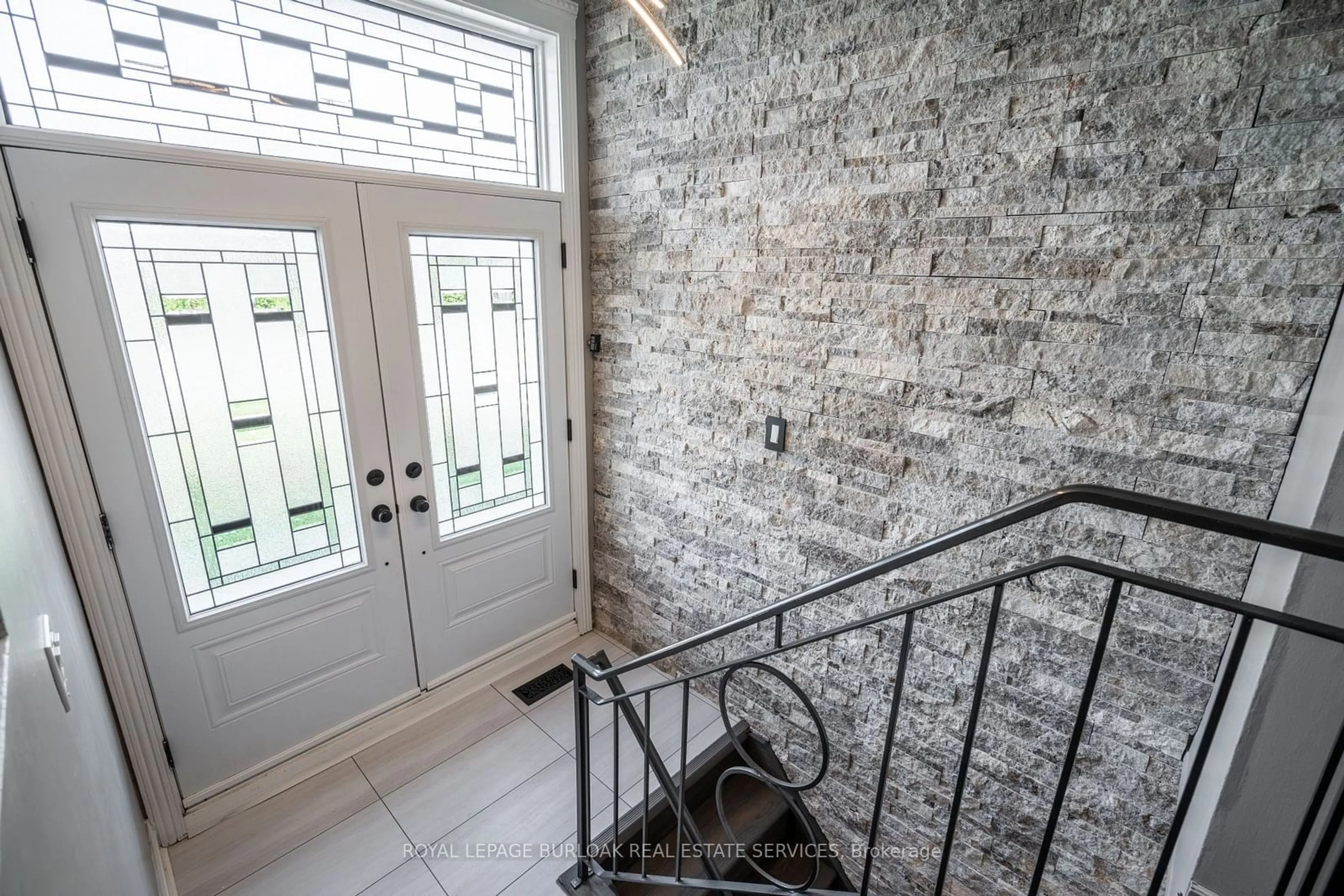 Indoor entryway, cement floor for 71 Fielding Cres, Hamilton Ontario L8V 2P3