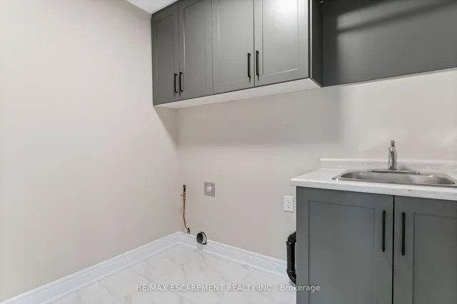 Additional property image - 33 Hampshire Pl