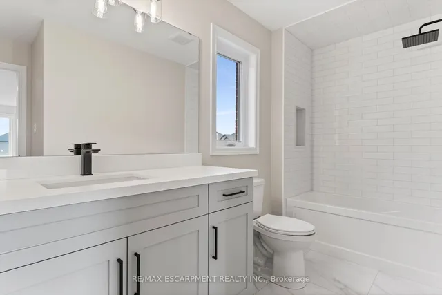 Additional property image - 33 Hampshire Pl