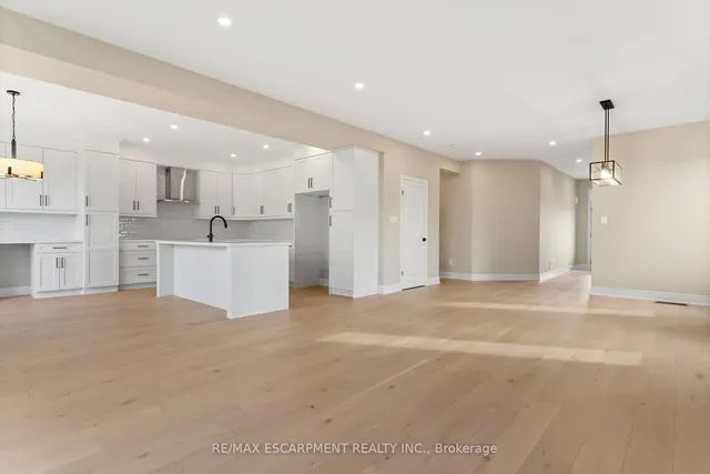Additional property image - 33 Hampshire Pl