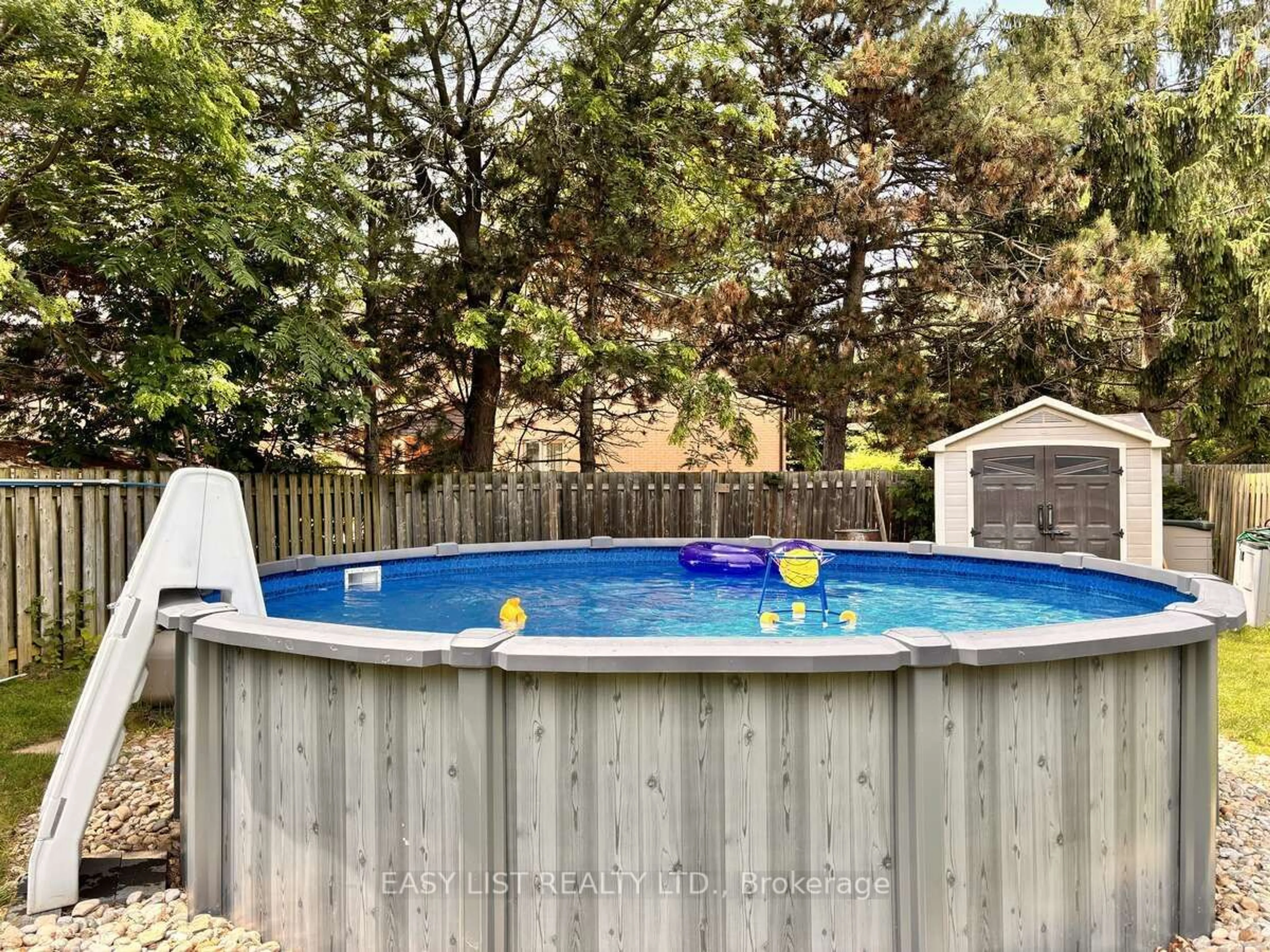 Indoor or outdoor pool for 43 Elma St, St. Catharines Ontario L2N 6Z2