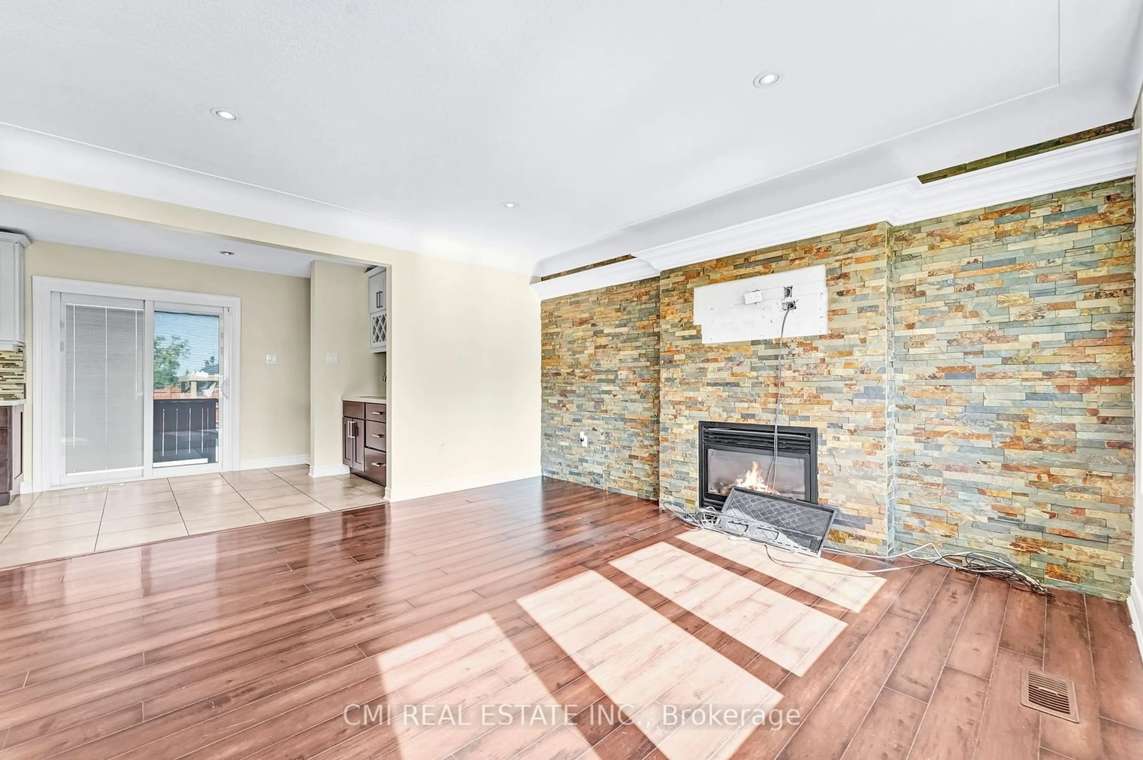 Living room, wood floors for 301 Christina Ave, Hamilton Ontario L8E 5H5