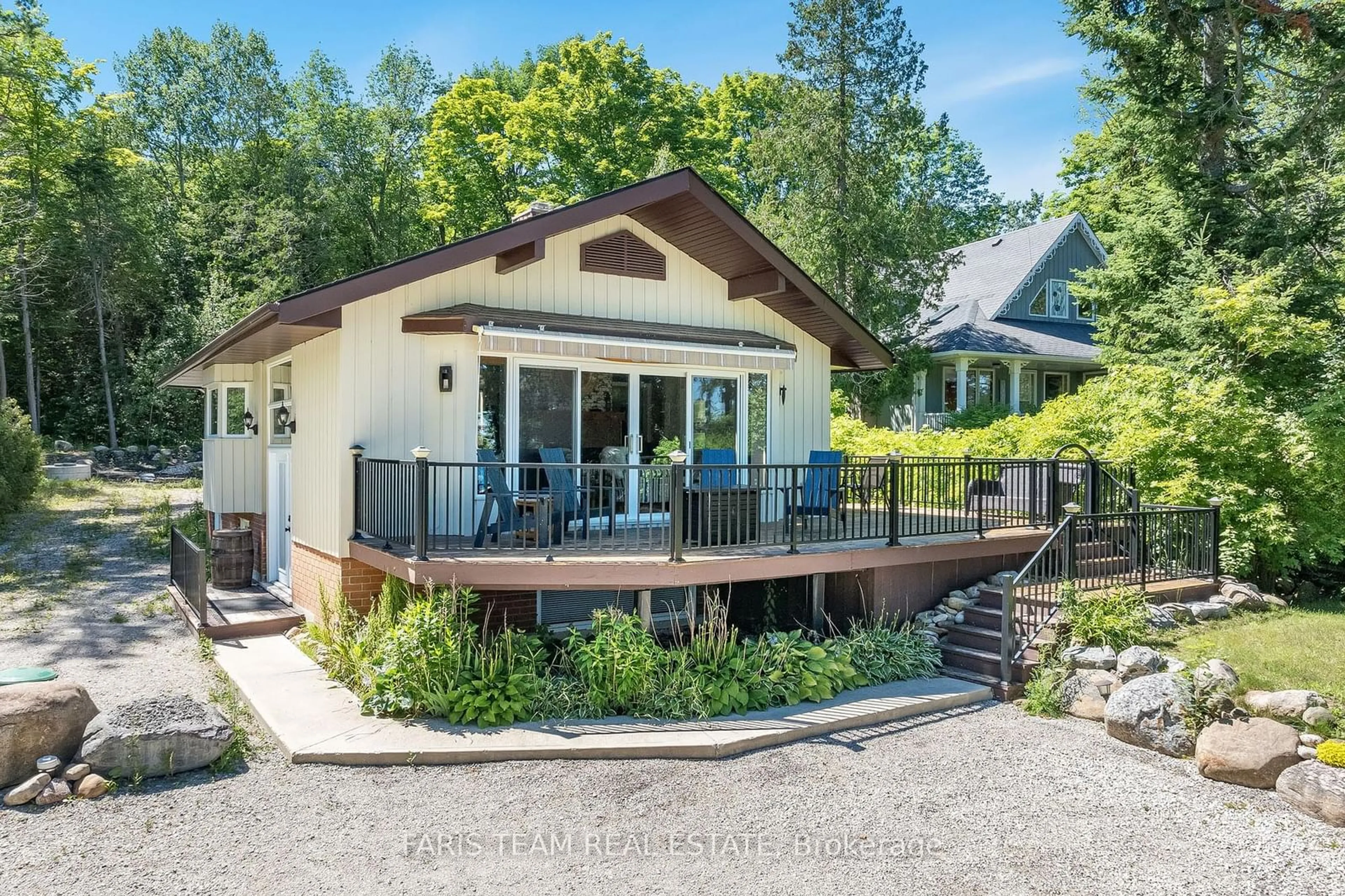 Frontside or backside of a home, cottage for 328 Cedar Ave, Meaford Ontario N4L 1W5