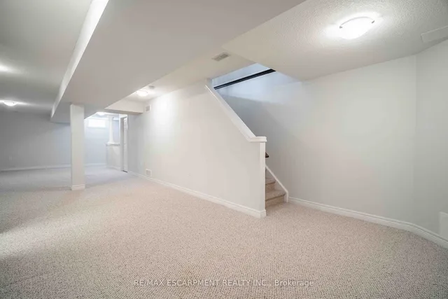 Additional property image - 8 Hillgartner Lane