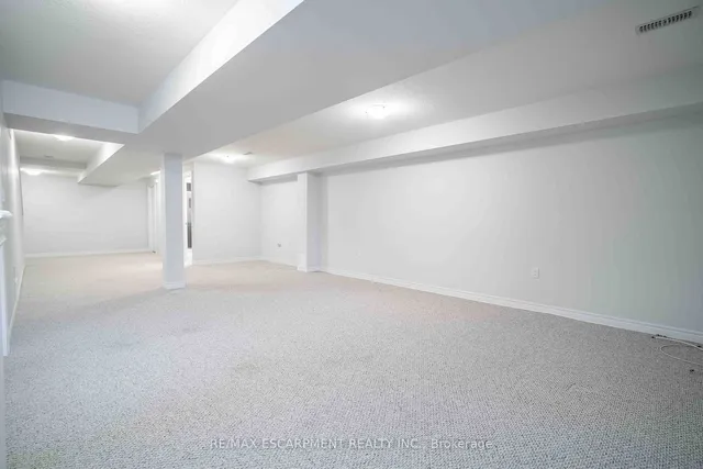 Additional property image - 8 Hillgartner Lane