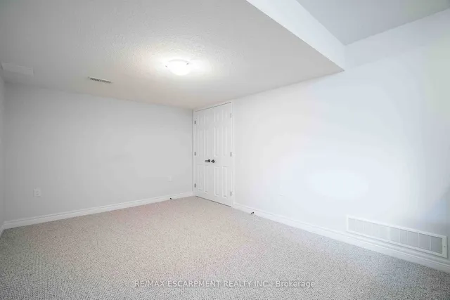 Additional property image - 8 Hillgartner Lane