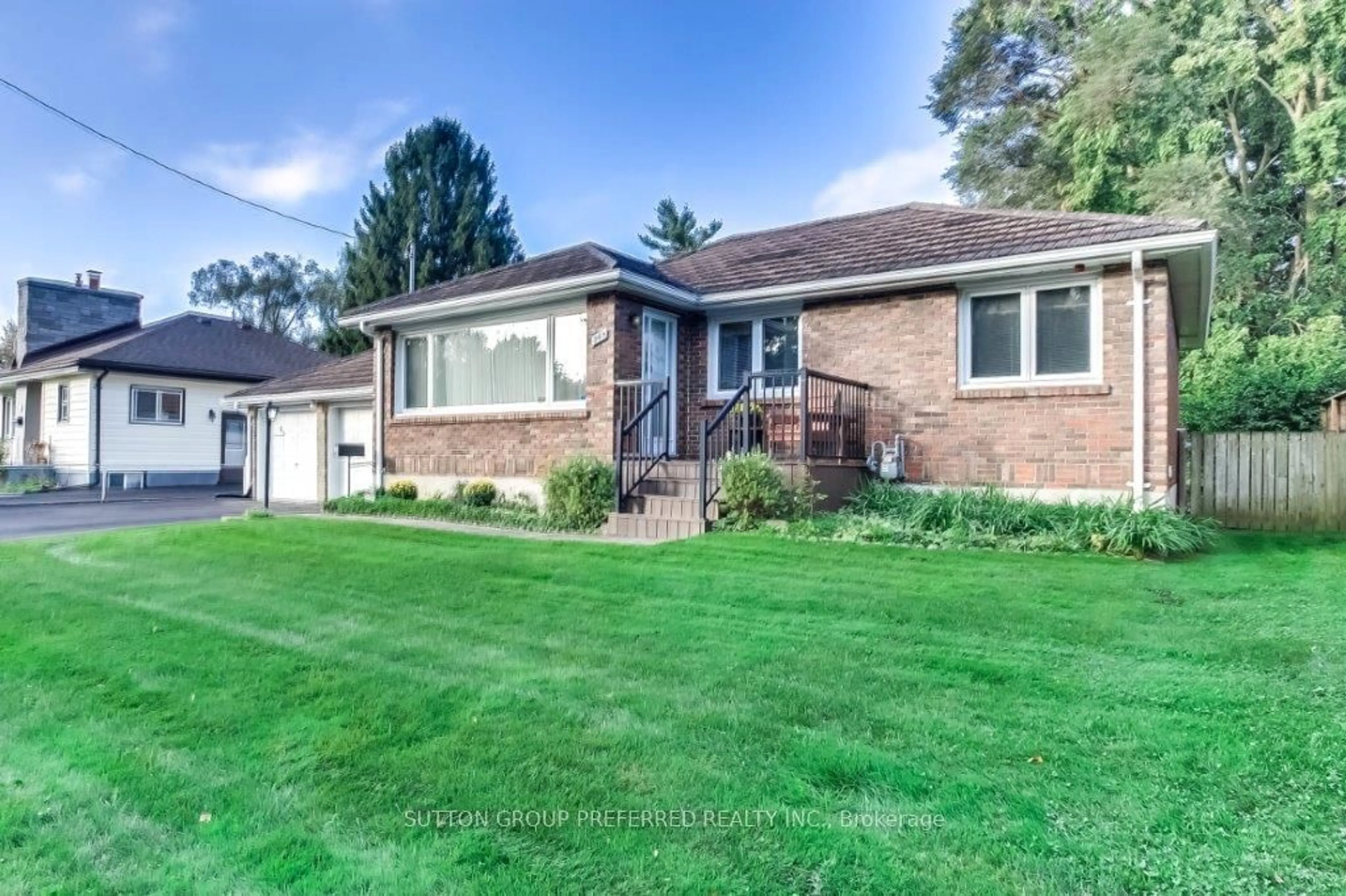 Frontside or backside of a home for 365 Edgeworth Ave, London Ontario N5W 5C3