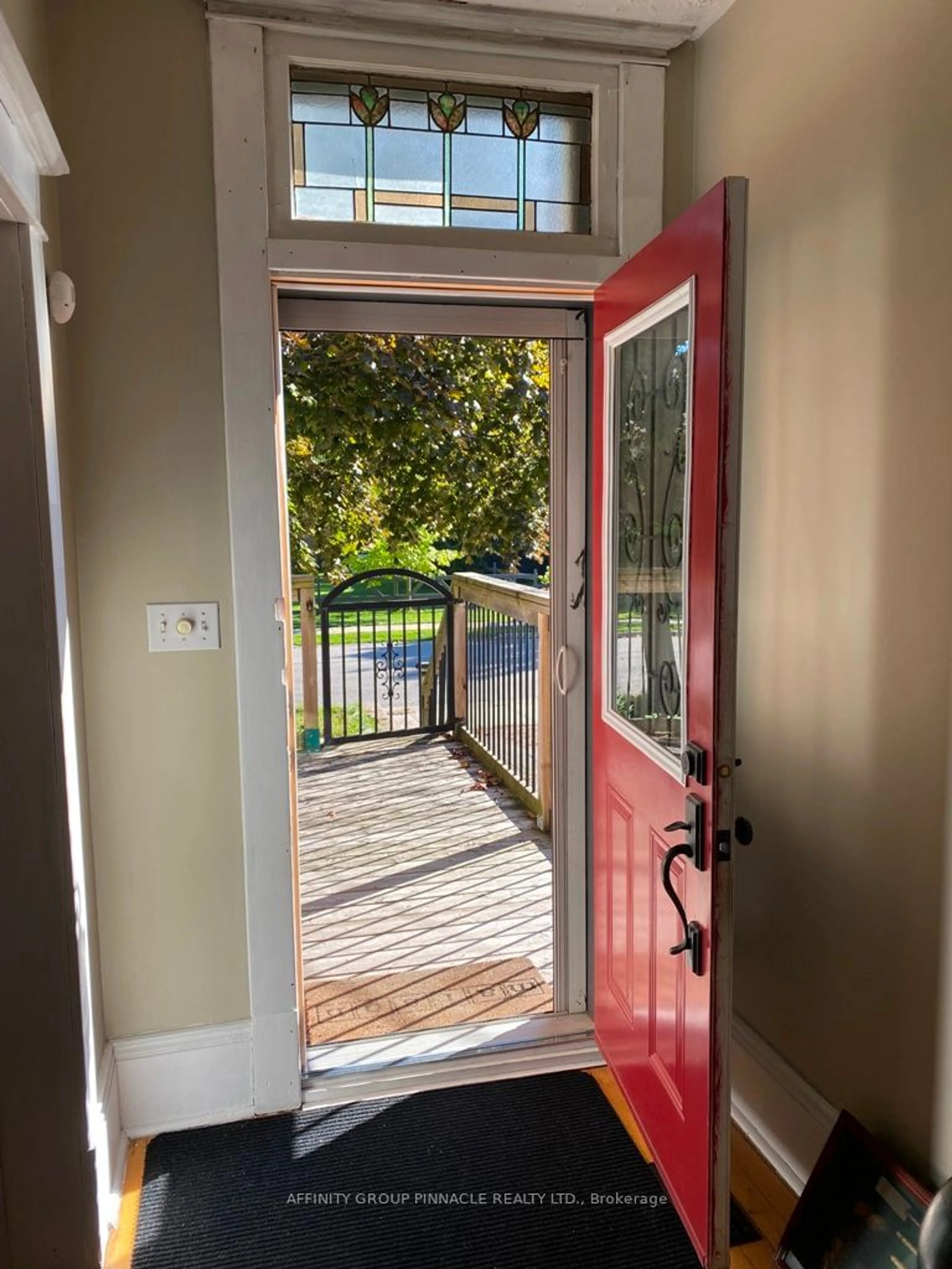 Indoor entryway, wood floors for 31 St Lawrence St, Kawartha Lakes Ontario K9V 2K1