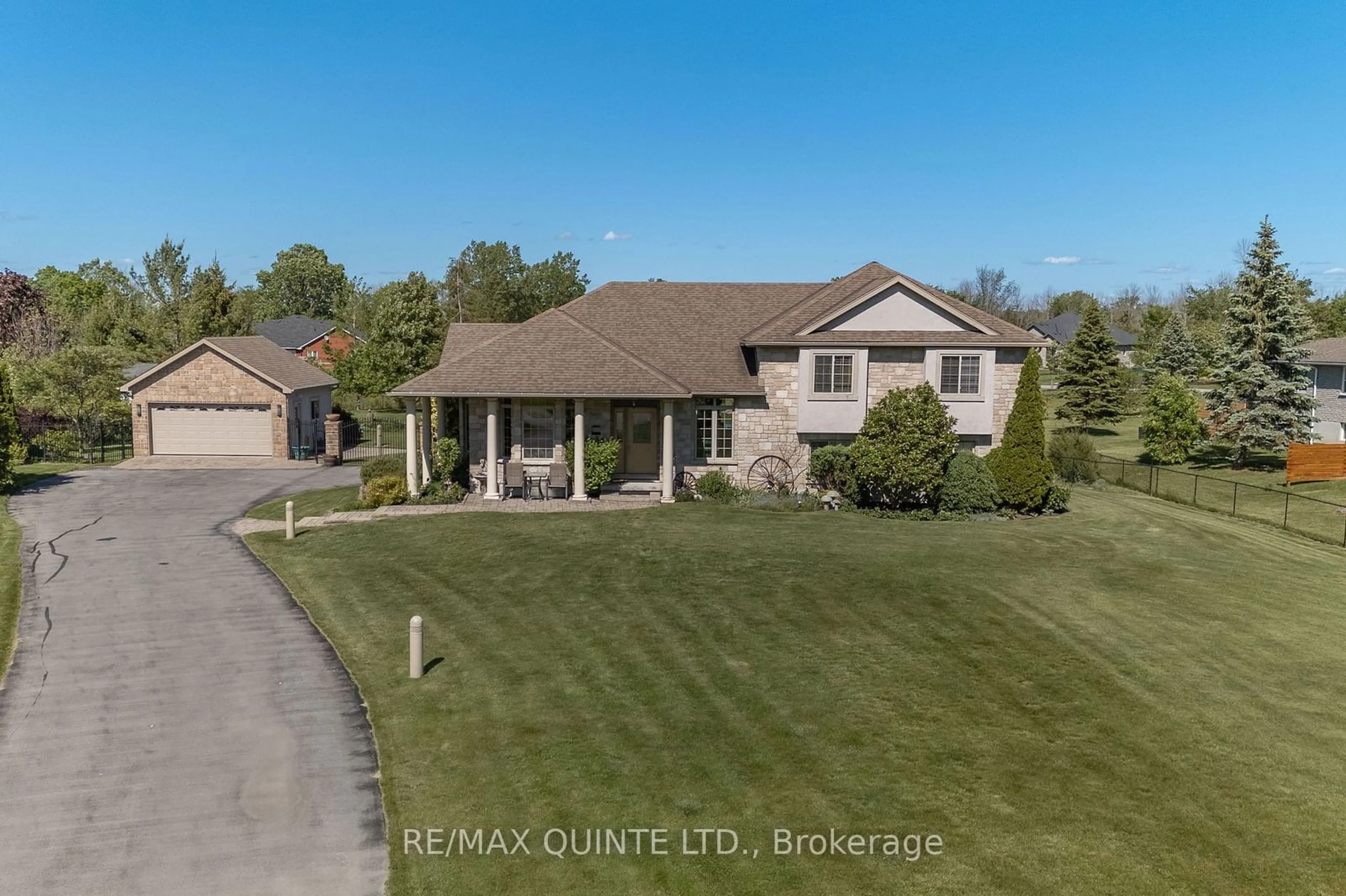 Frontside or backside of a home for 119 Bay Breeze St, Prince Edward County Ontario K8N 0L4