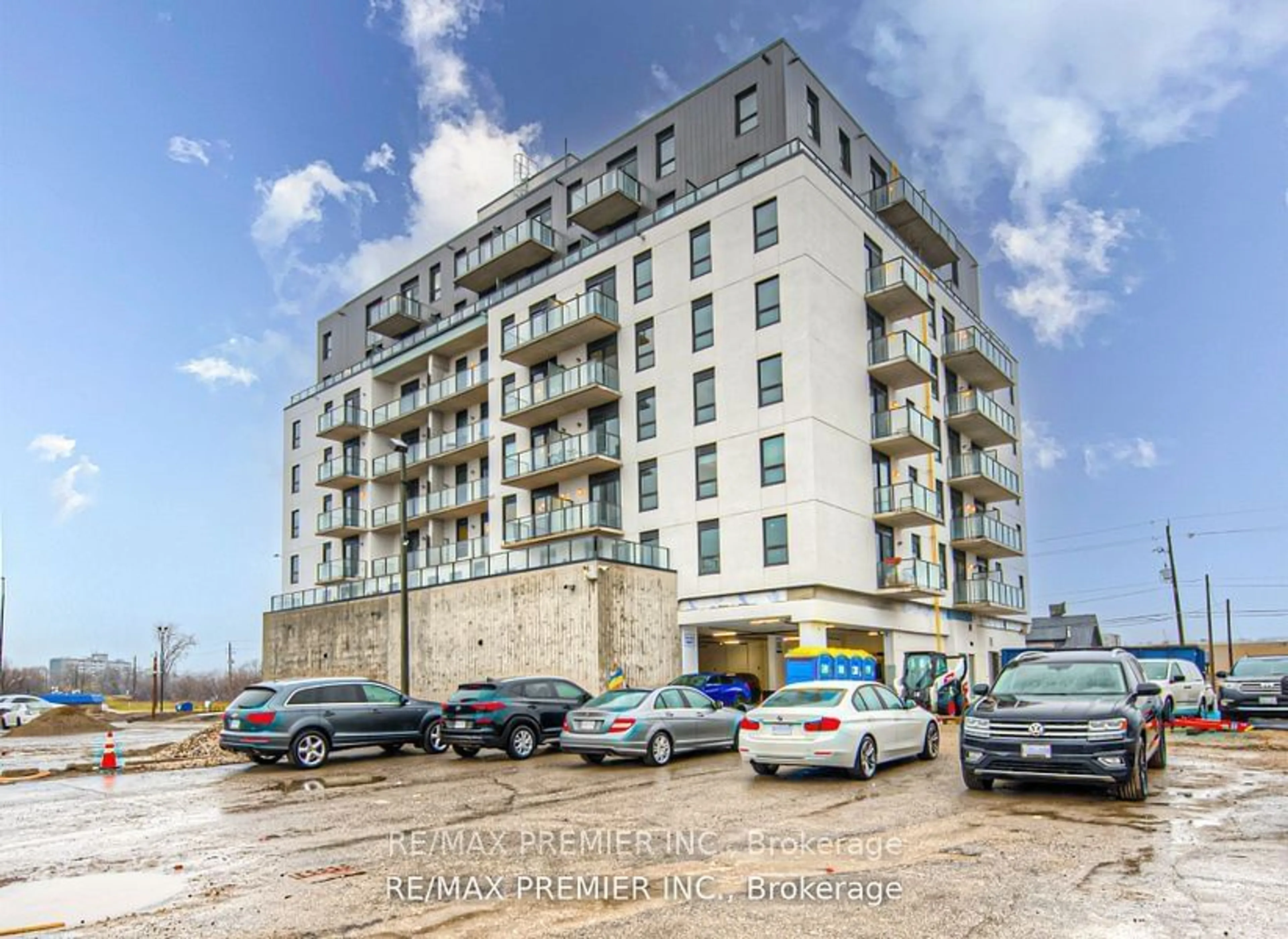 A pic from exterior of the house or condo, the front or back of building for 7 Erie Ave #Unit # 210, Brantford Ontario N3S 2E7