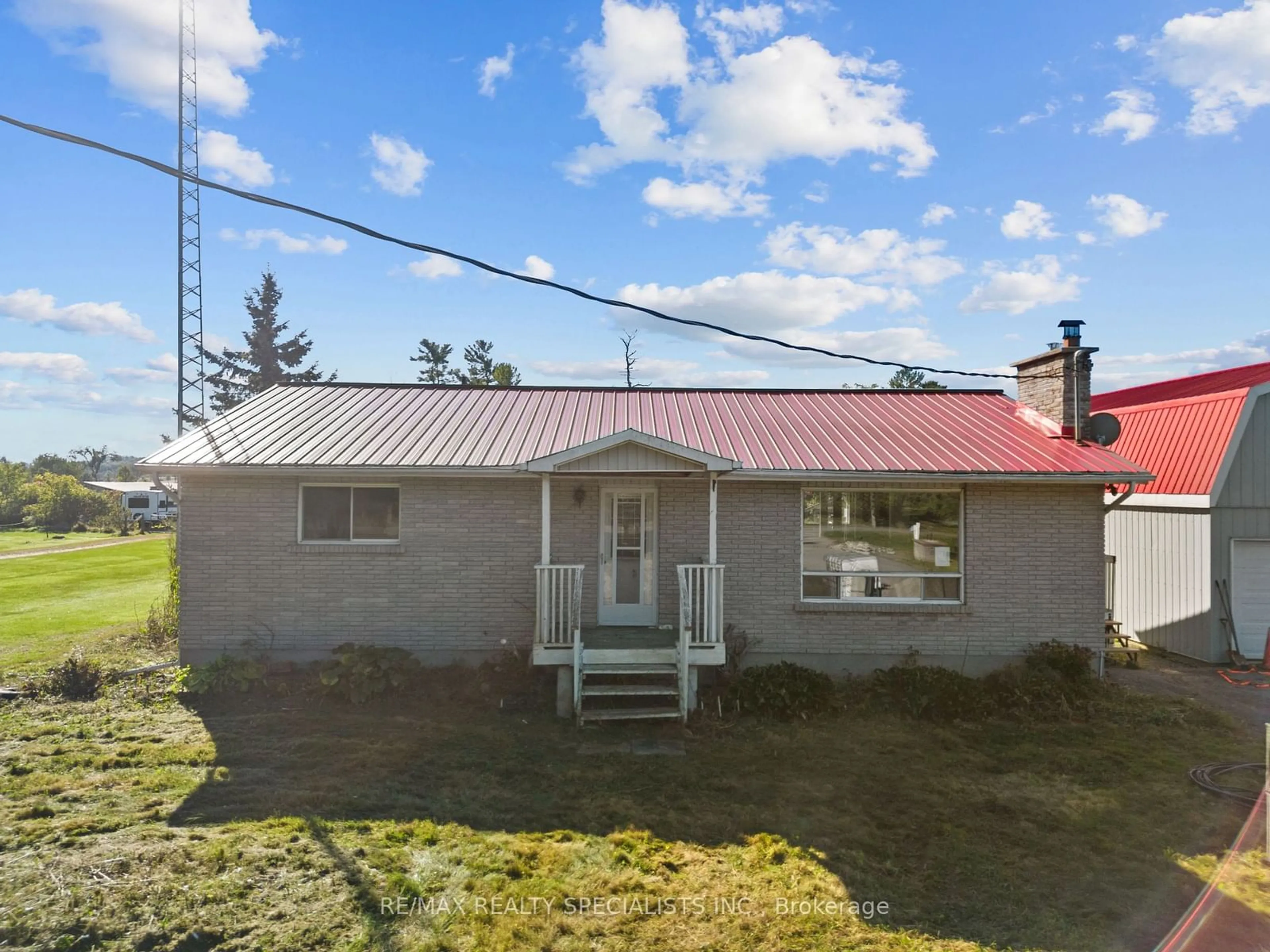 Frontside or backside of a home for 3062 Old Highway 17, Clarence-Rockland Ontario K4K 1W3