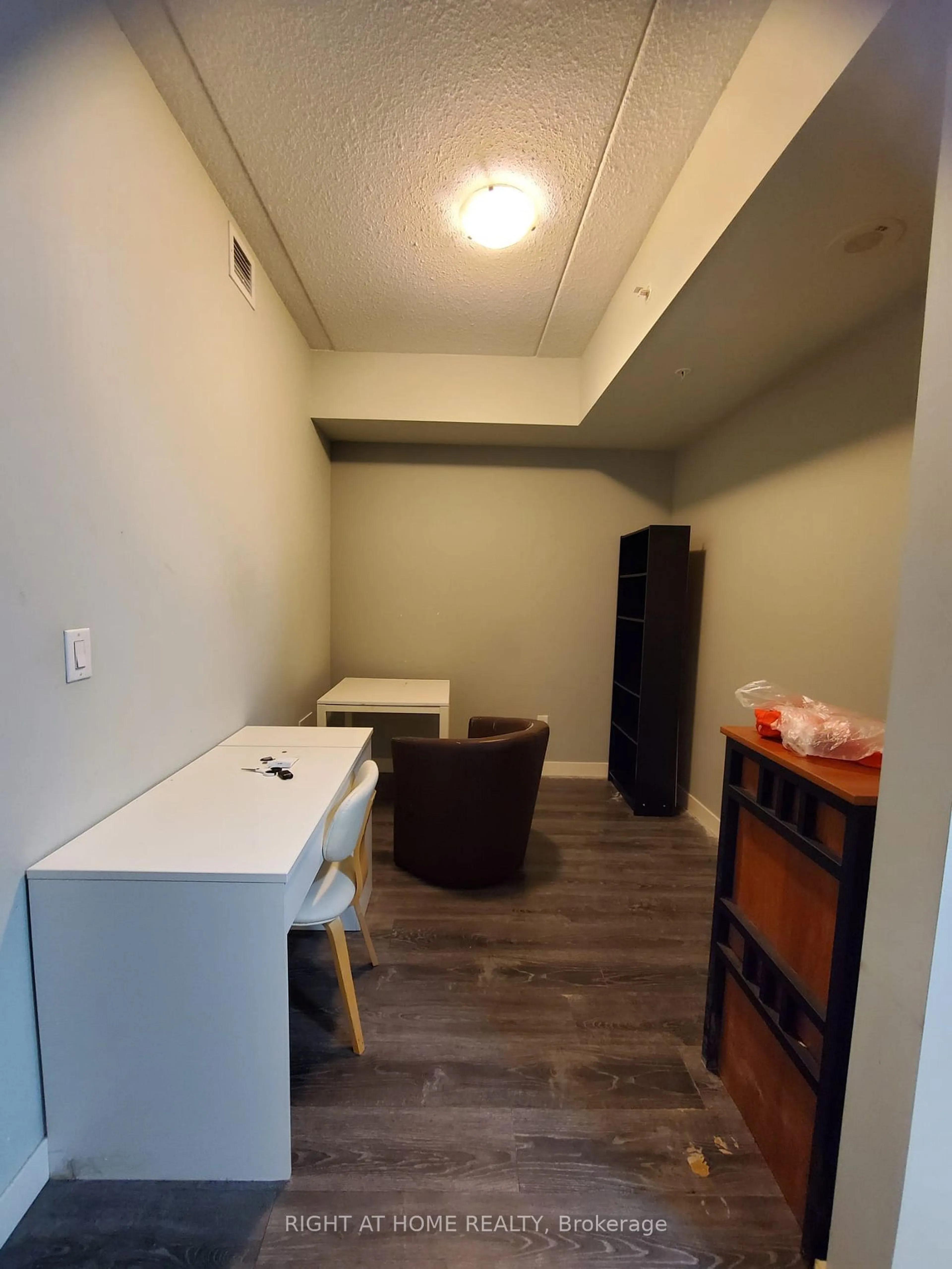 A pic of a room for 318 Spruce St #1601, Waterloo Ontario N2L 3M7