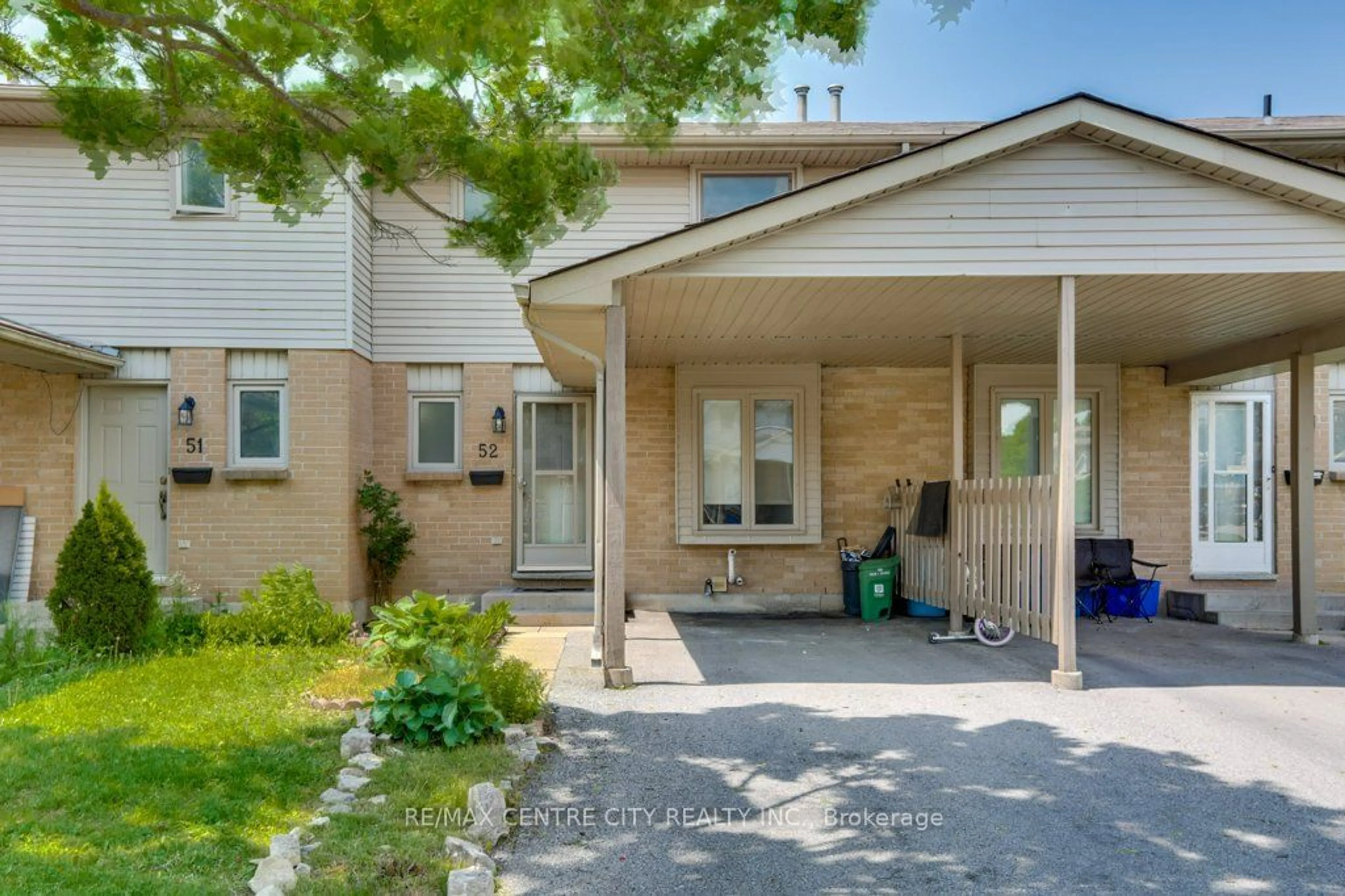 A pic from exterior of the house or condo, cottage for 25 Erica Cres #52, London Ontario N6E 3R7