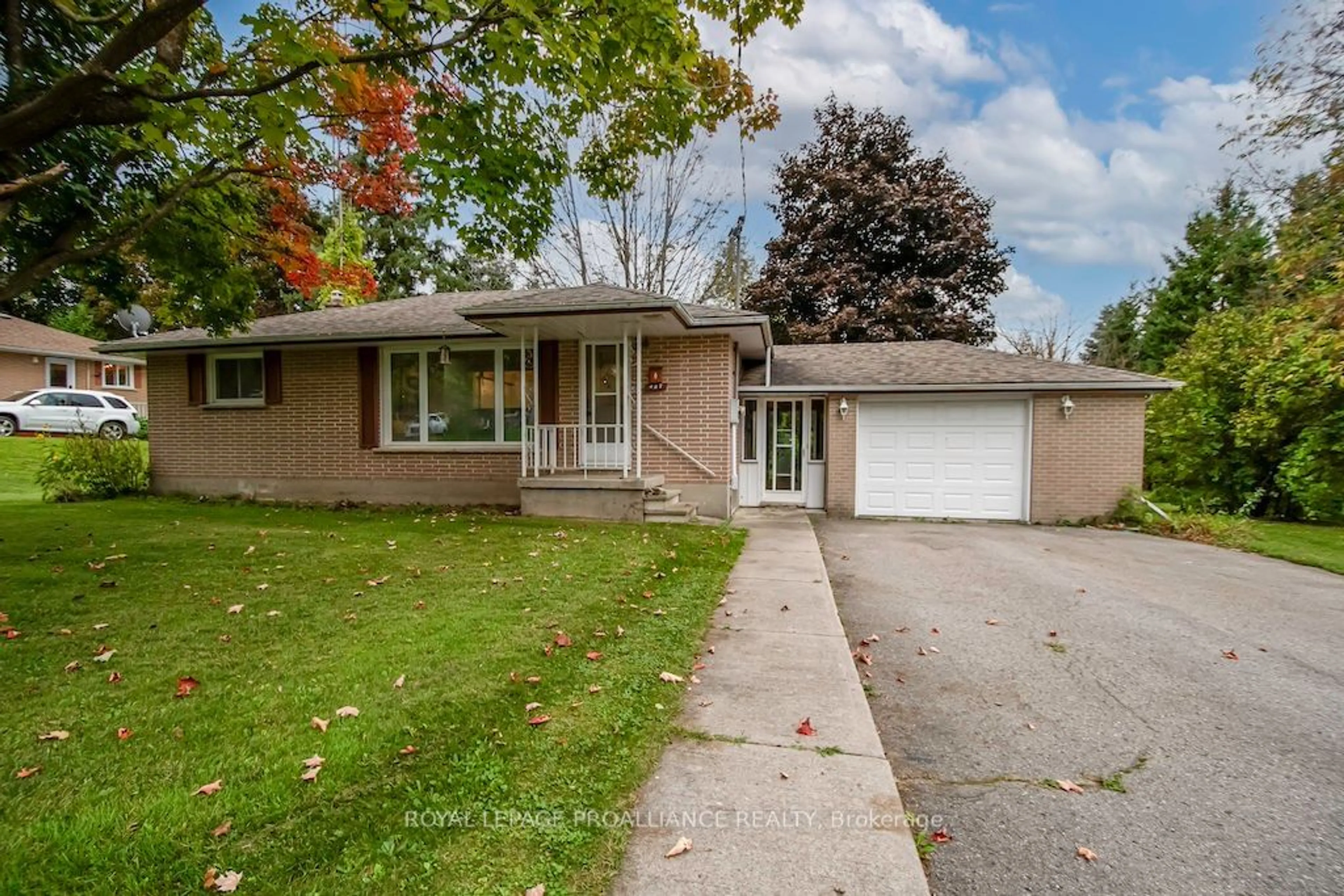 Frontside or backside of a home, the street view for 427 Southpark Dr, Peterborough Ontario K9J 1C1