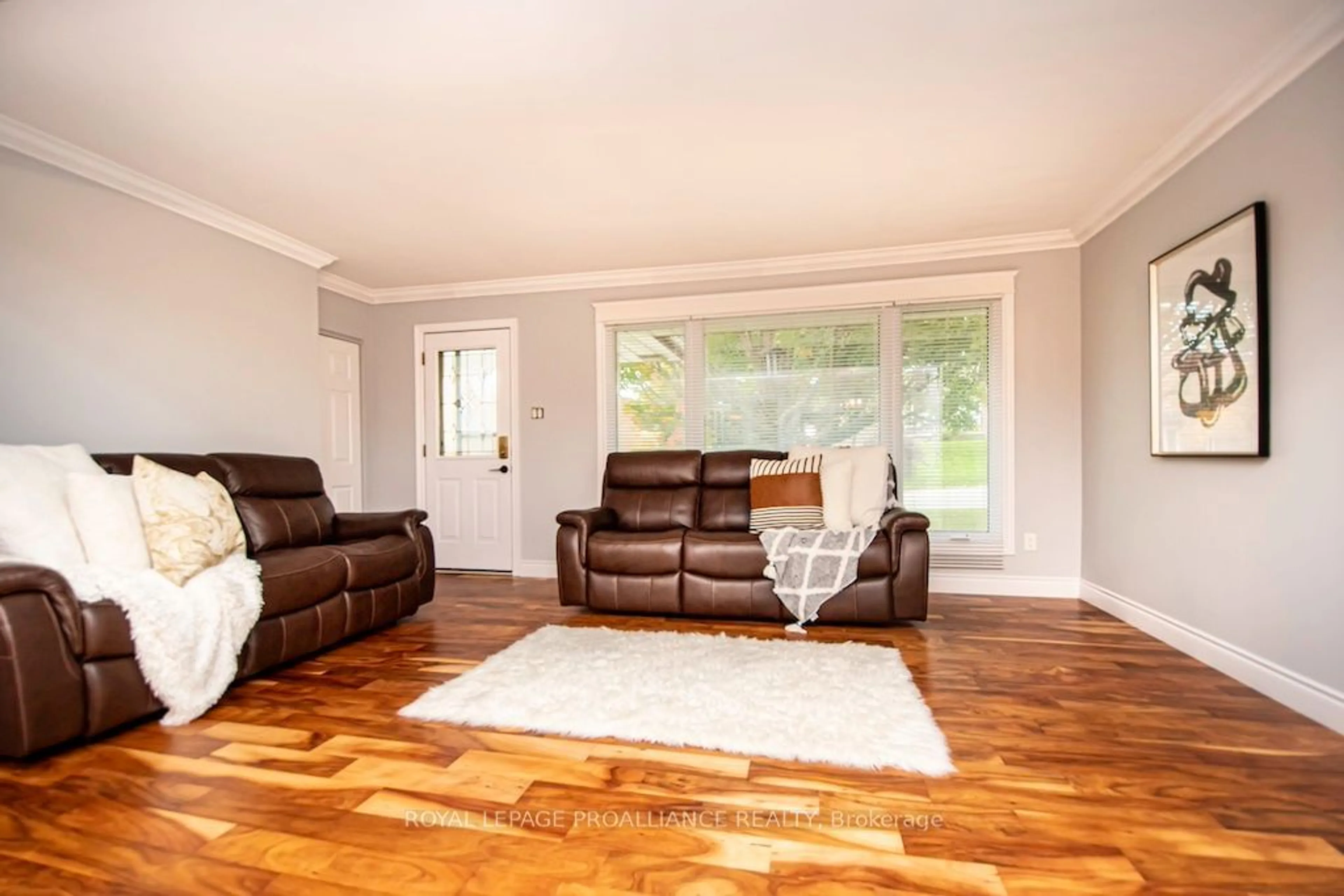 Living room, wood floors for 427 Southpark Dr, Peterborough Ontario K9J 1C1