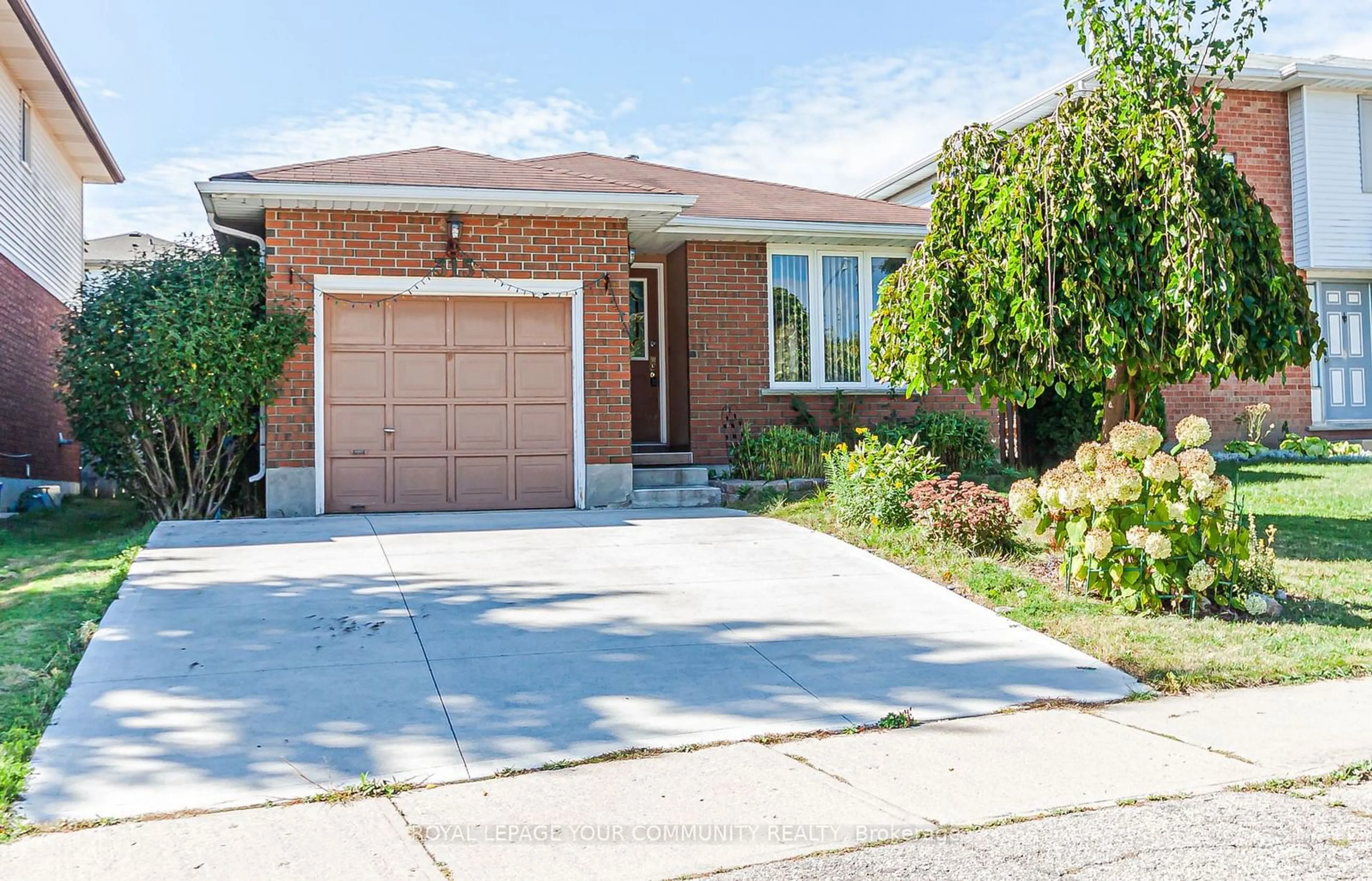 Home with brick exterior material for 315 Newbury Dr, Kitchener Ontario N2N 3A3